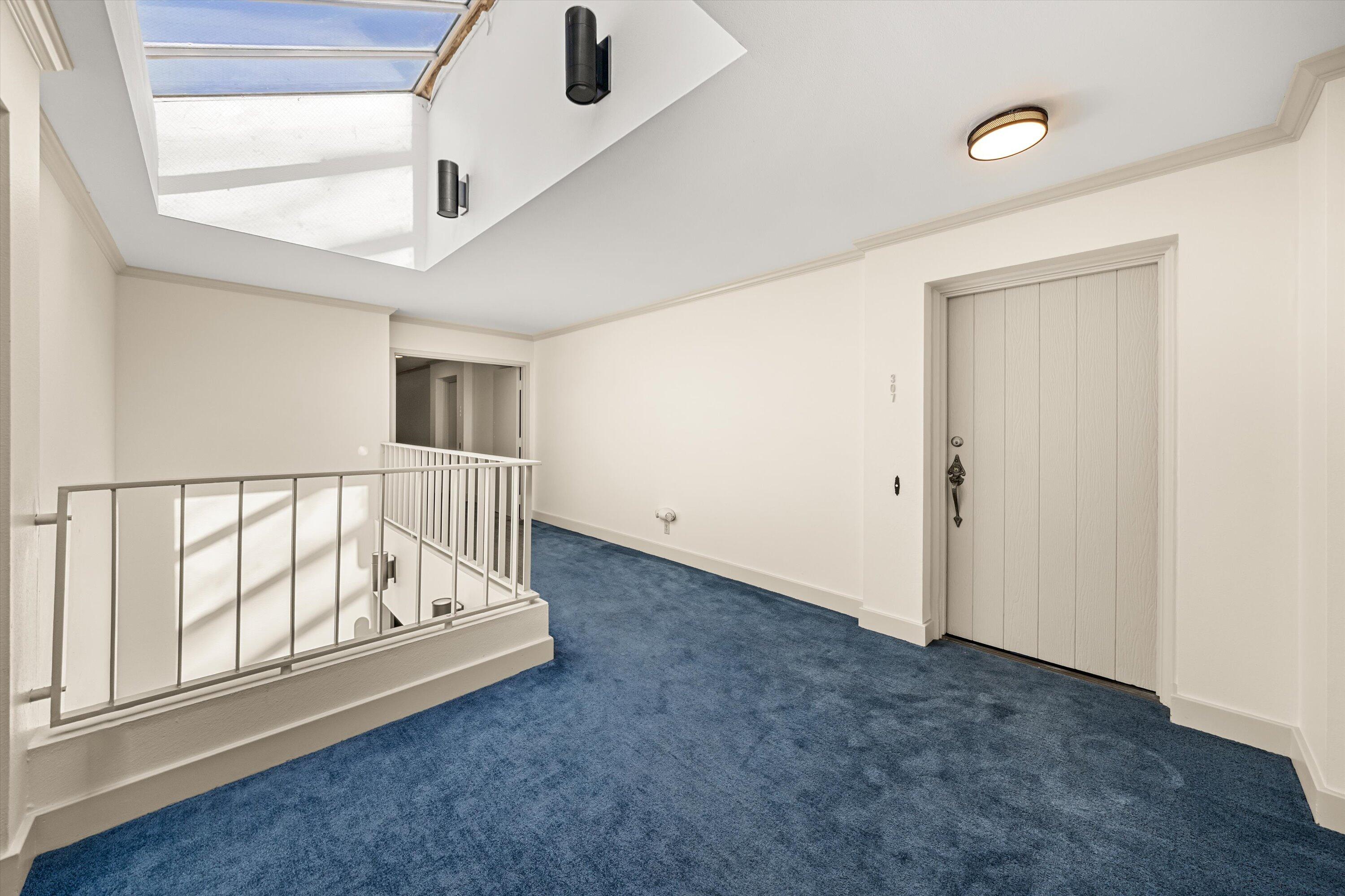 1220 Coast Village Road, 307