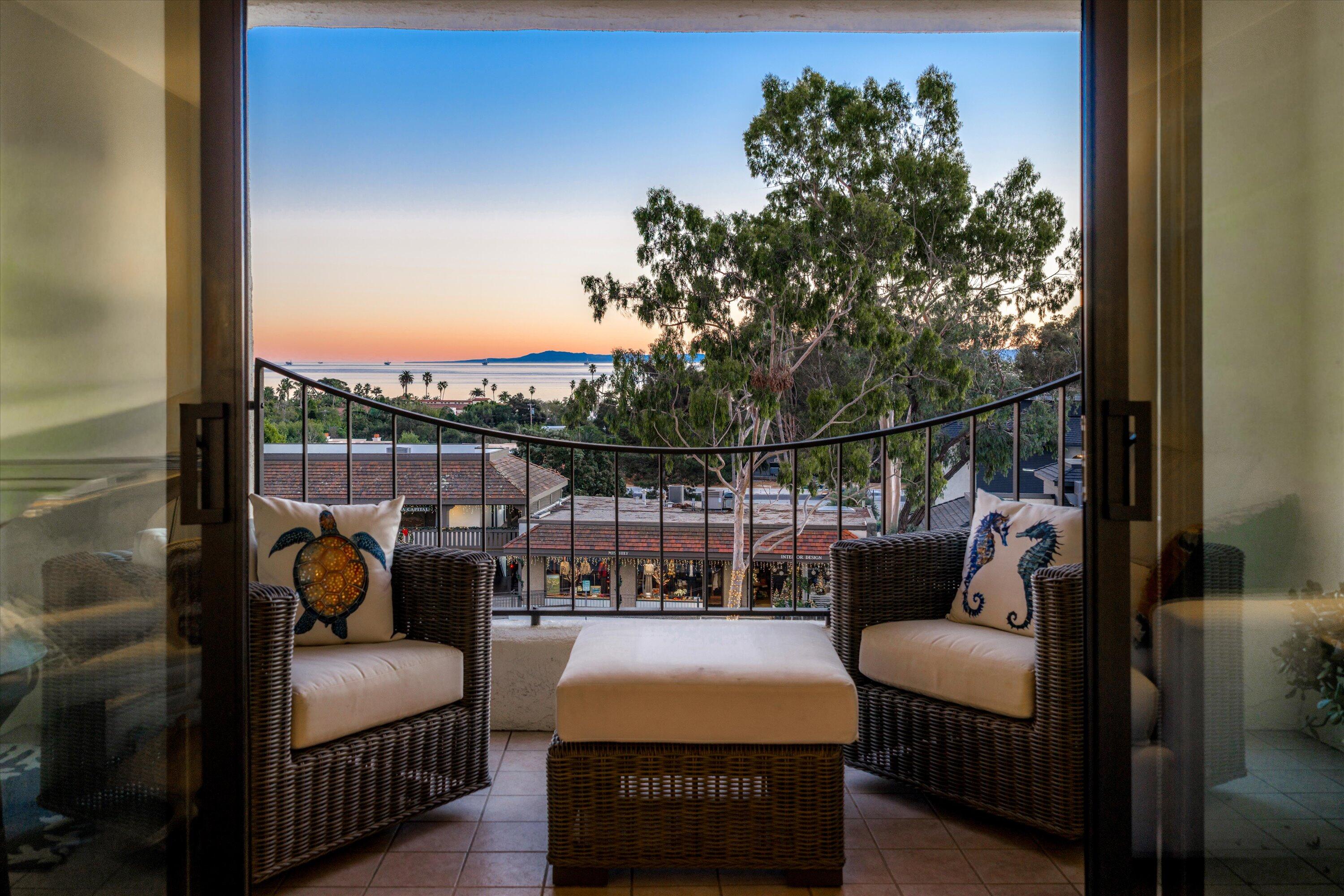 1220 Coast Village Road, 307