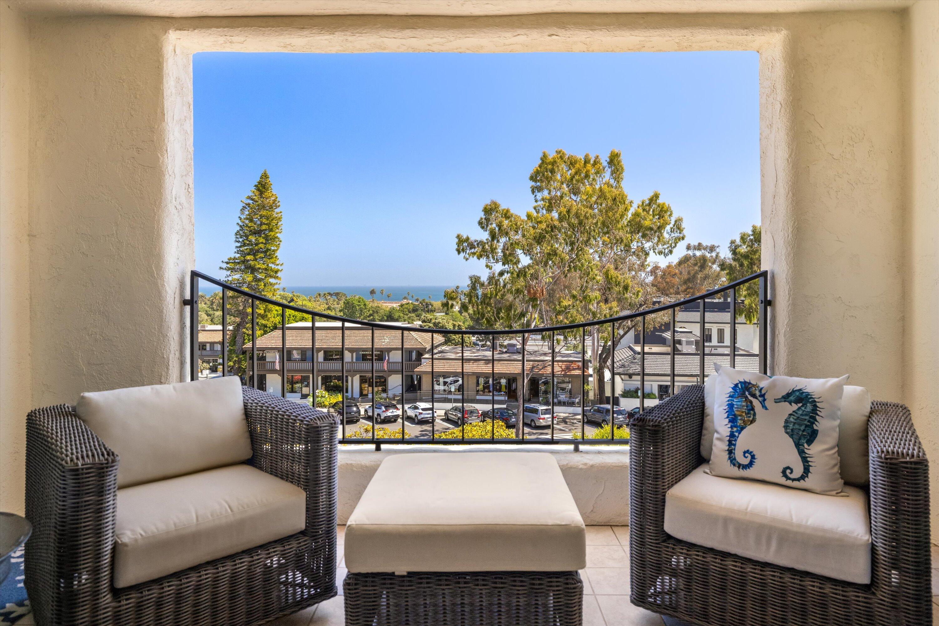 1220 Coast Village Road, 307