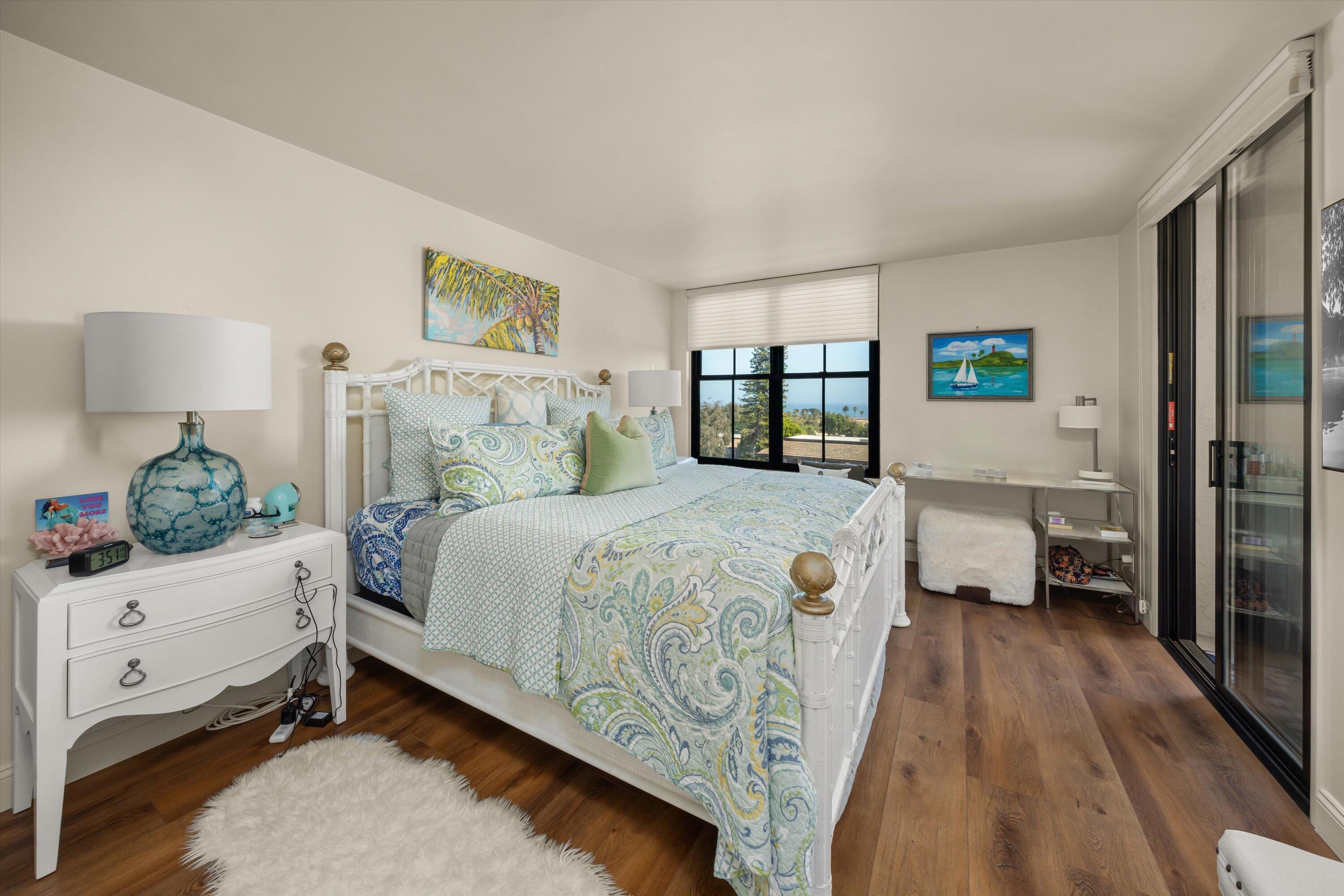 1220 Coast Village Road, 307