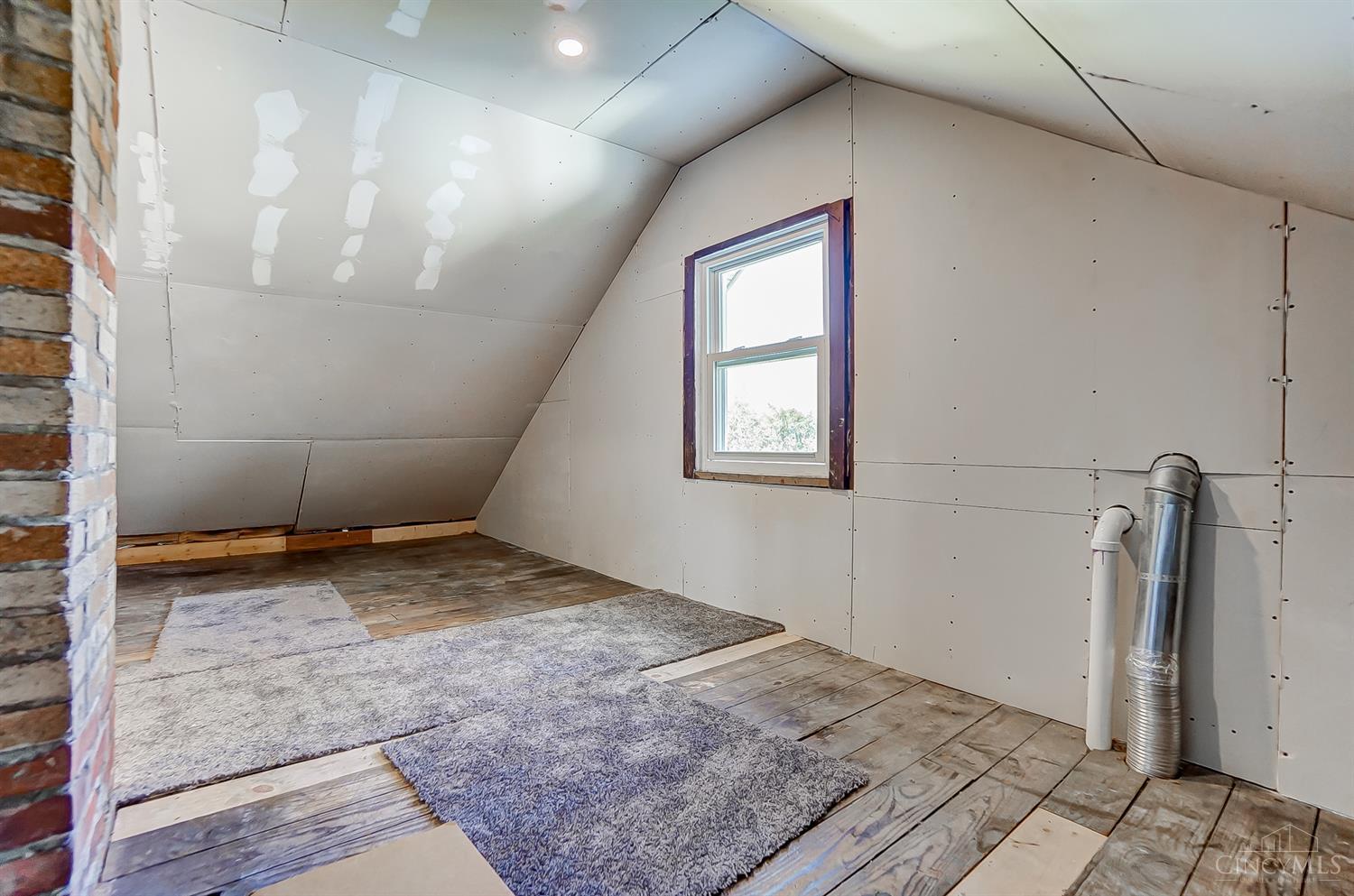 2726 Silverleaf Avenue