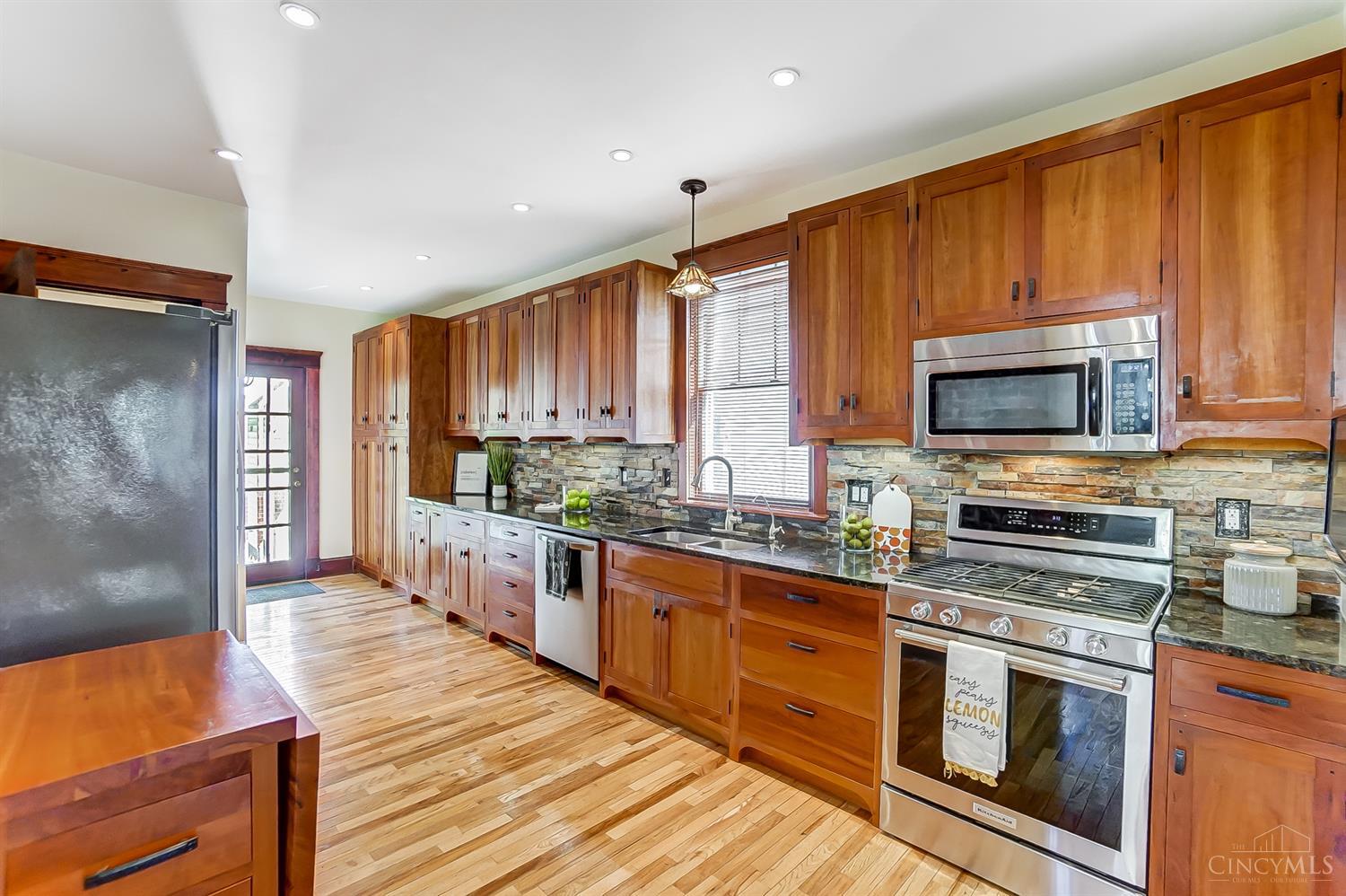 2726 Silverleaf Avenue