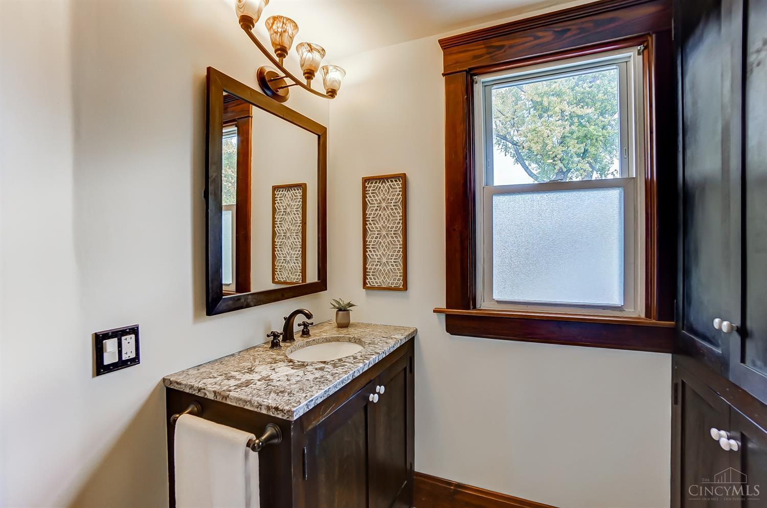 2726 Silverleaf Avenue