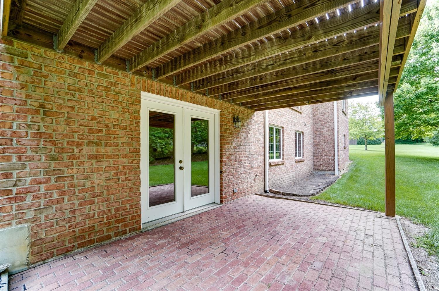 8082 Honeysuckle Lane