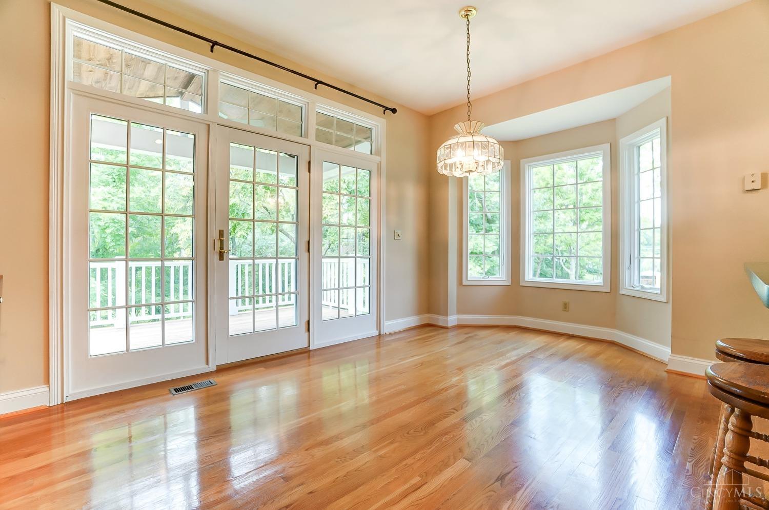 8082 Honeysuckle Lane