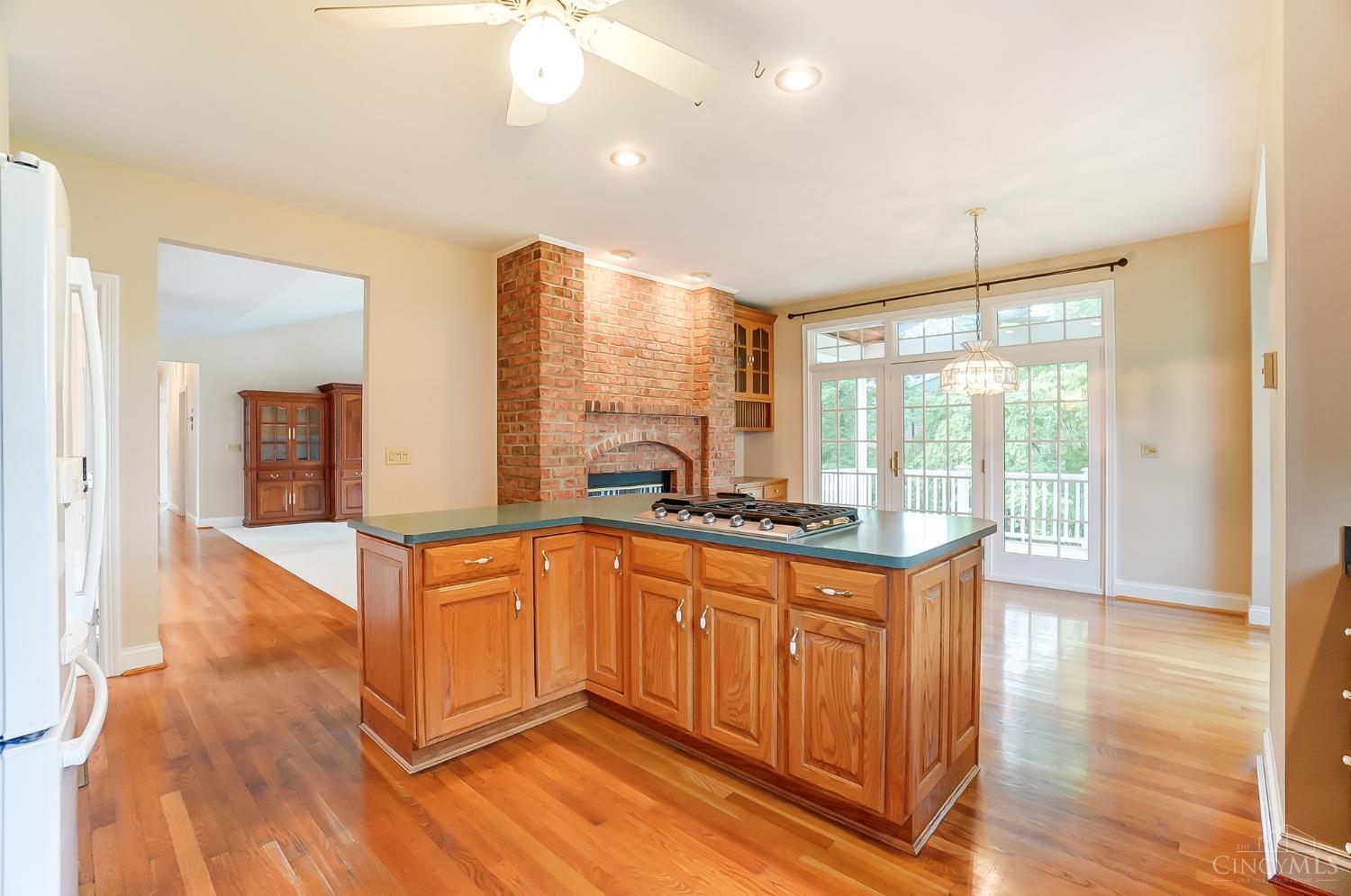 8082 Honeysuckle Lane