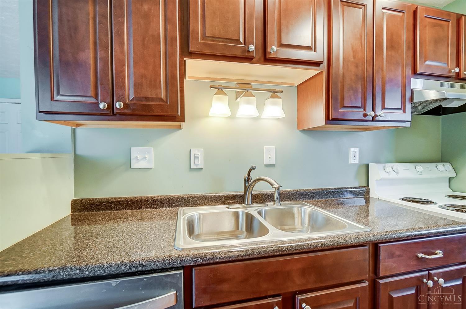 1436 Meadowbright Lane