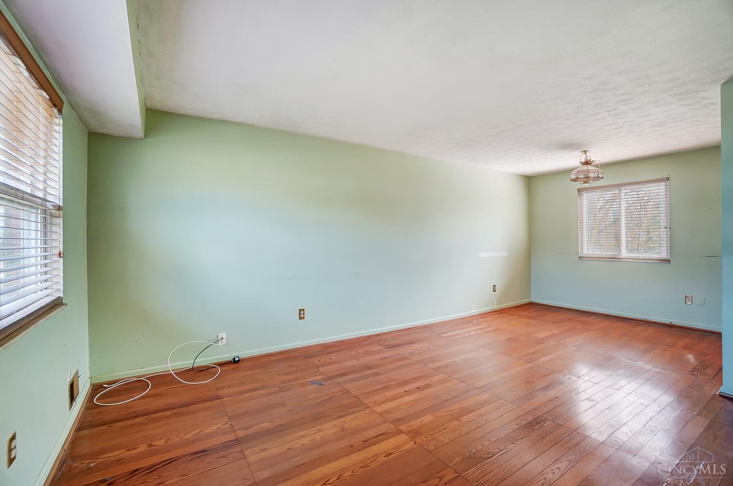 1436 Meadowbright Lane