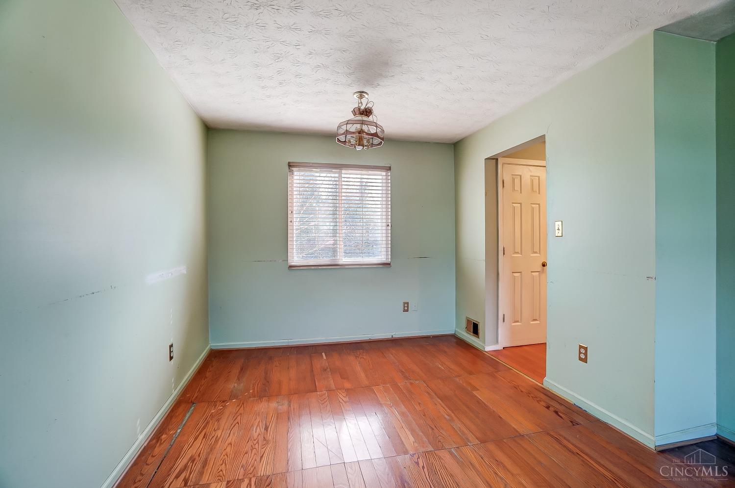 1436 Meadowbright Lane