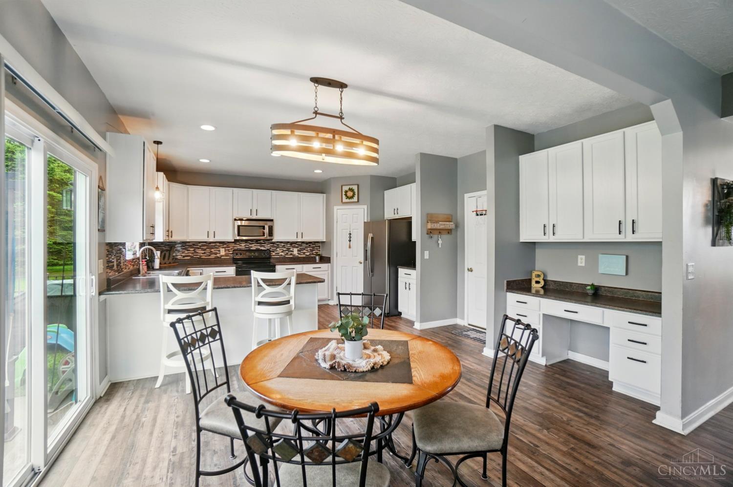 1200 W Glenwood Court