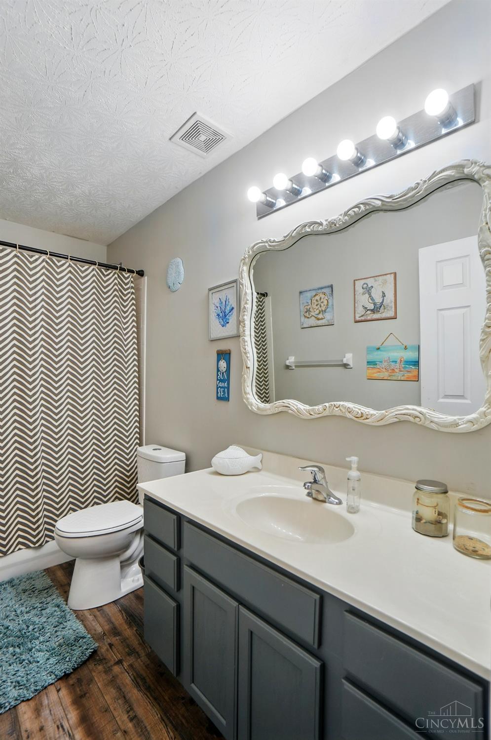 1200 W Glenwood Court