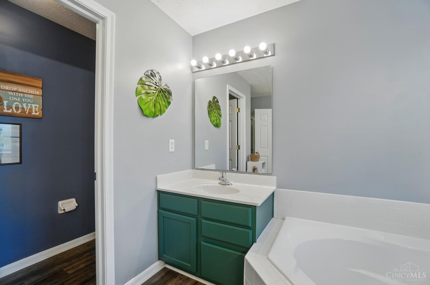 1200 W Glenwood Court