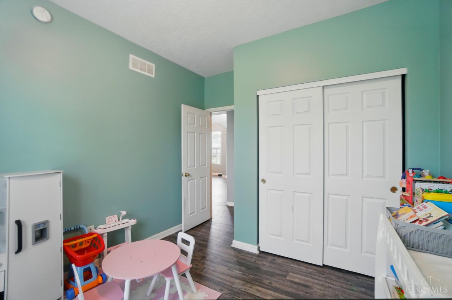 1200 W Glenwood Court