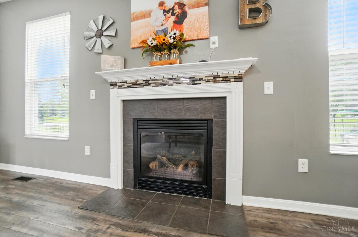 1200 W Glenwood Court