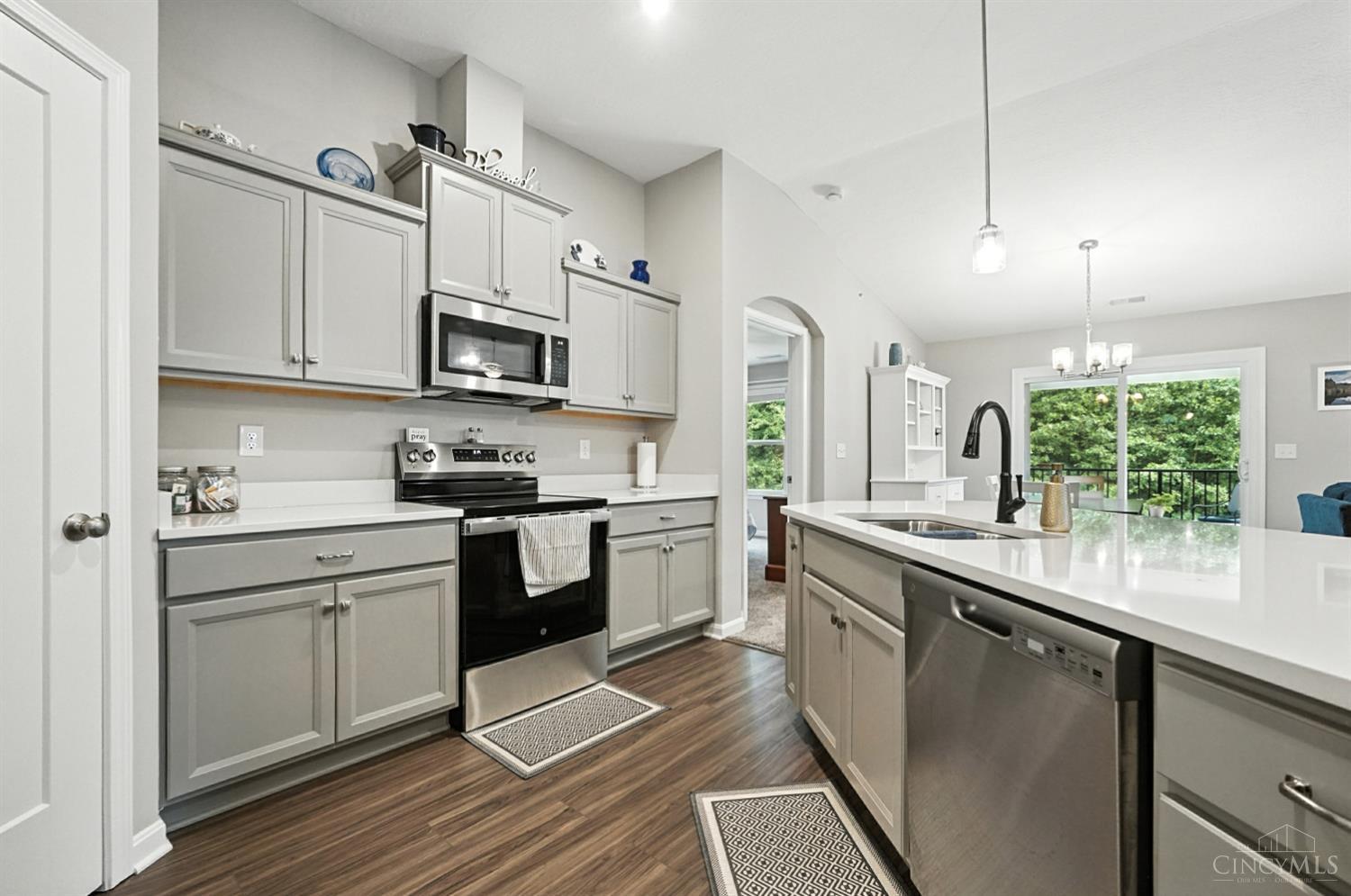 5882 Parkview Lane 304