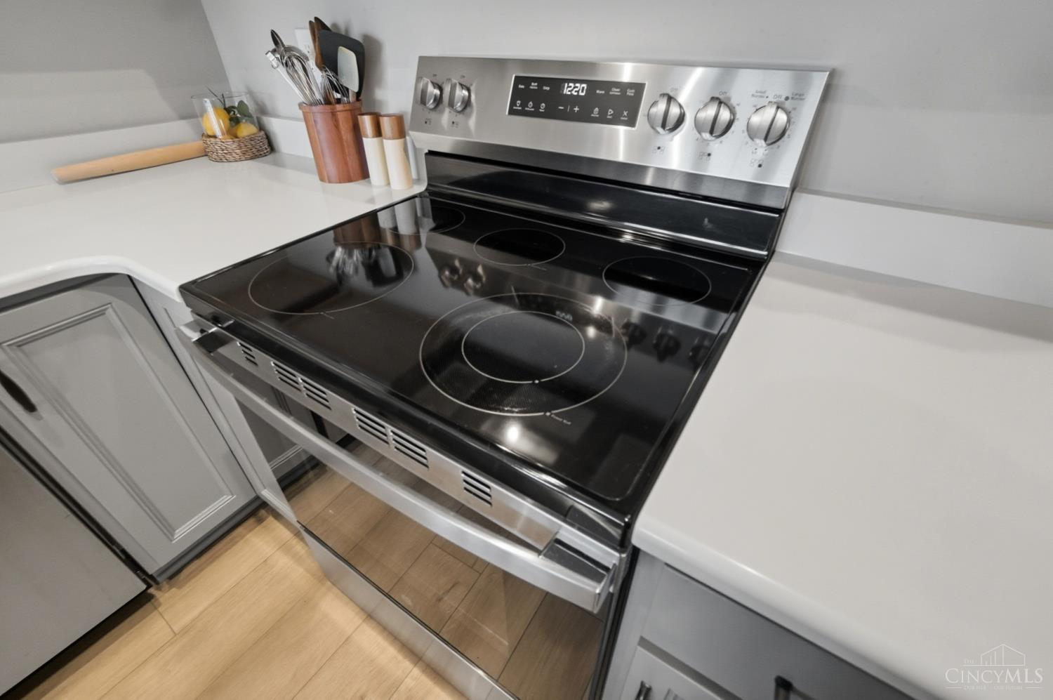 5882 Parkview Lane 300