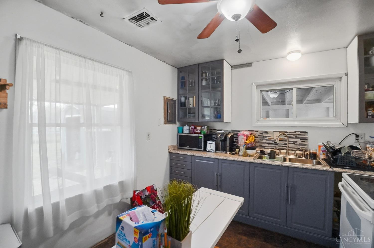 4041 Larchview Drive