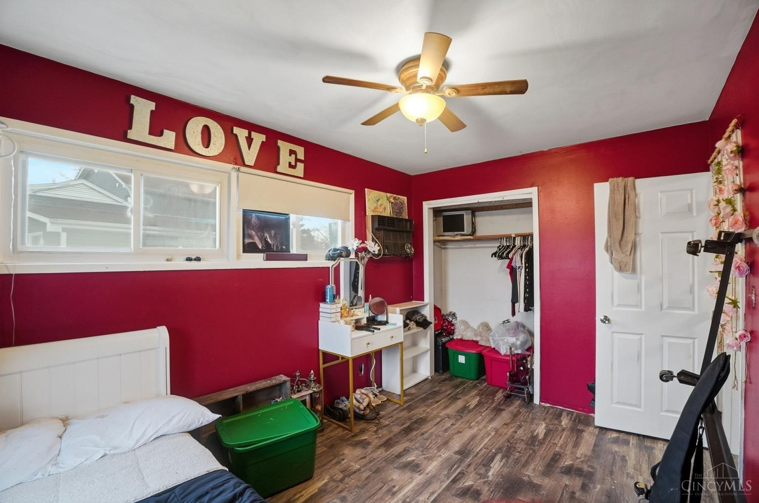 4041 Larchview Drive