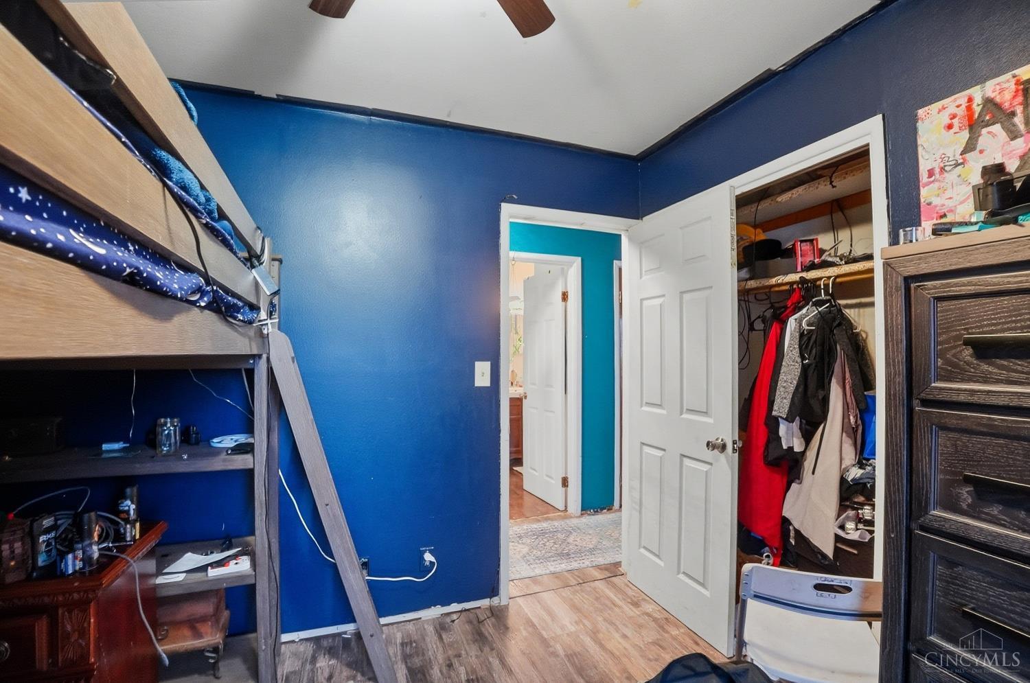 4041 Larchview Drive