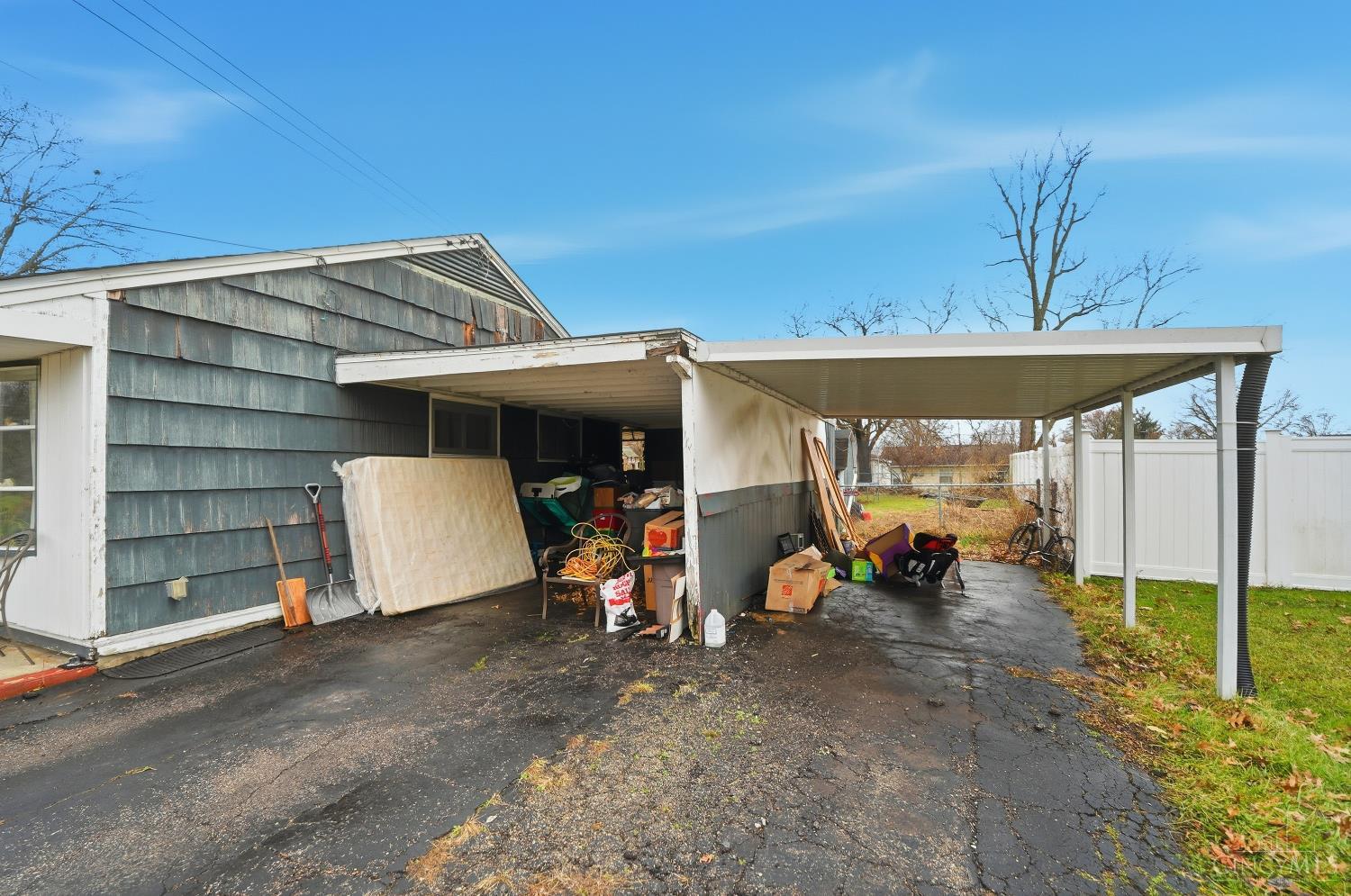 4041 Larchview Drive