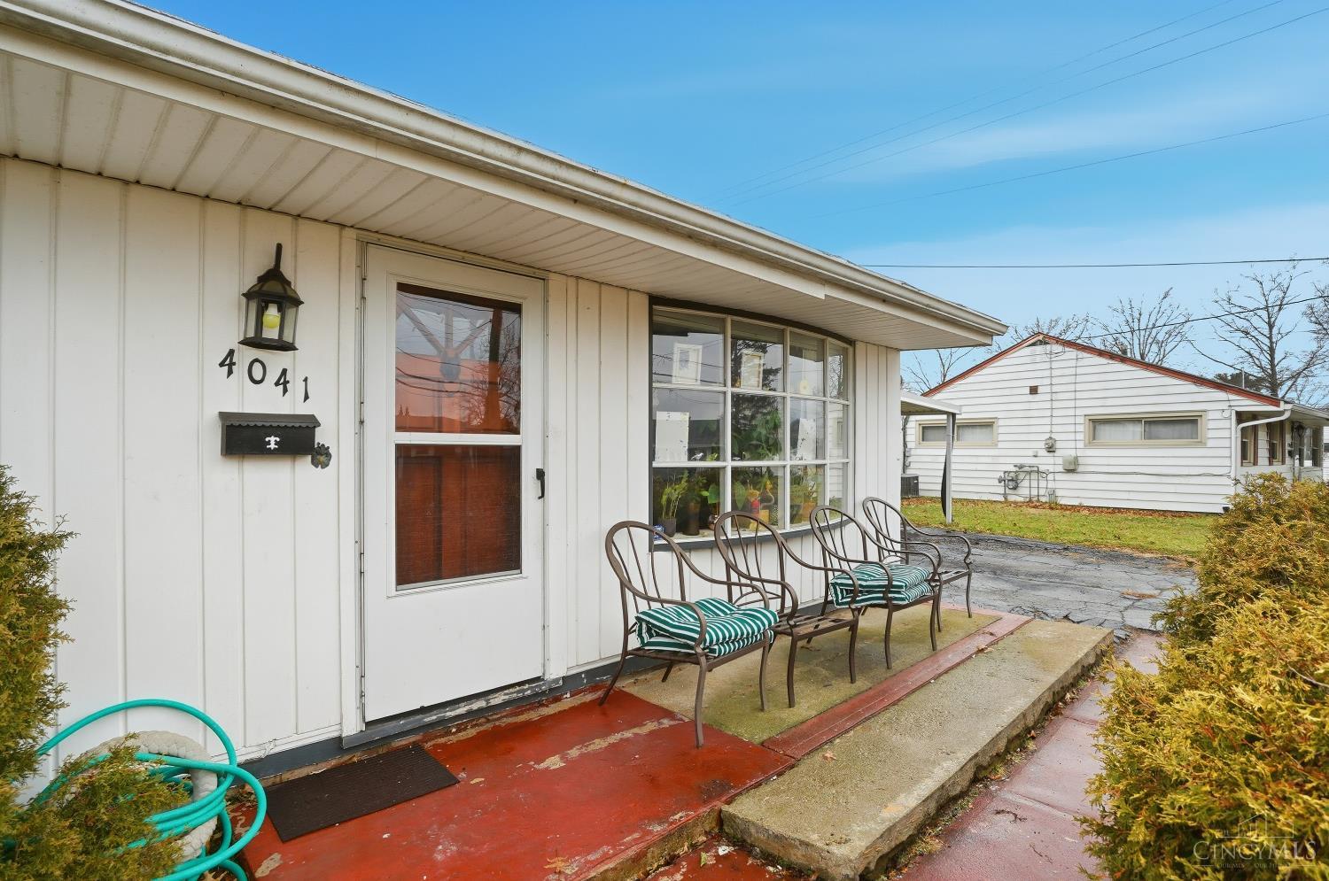 4041 Larchview Drive