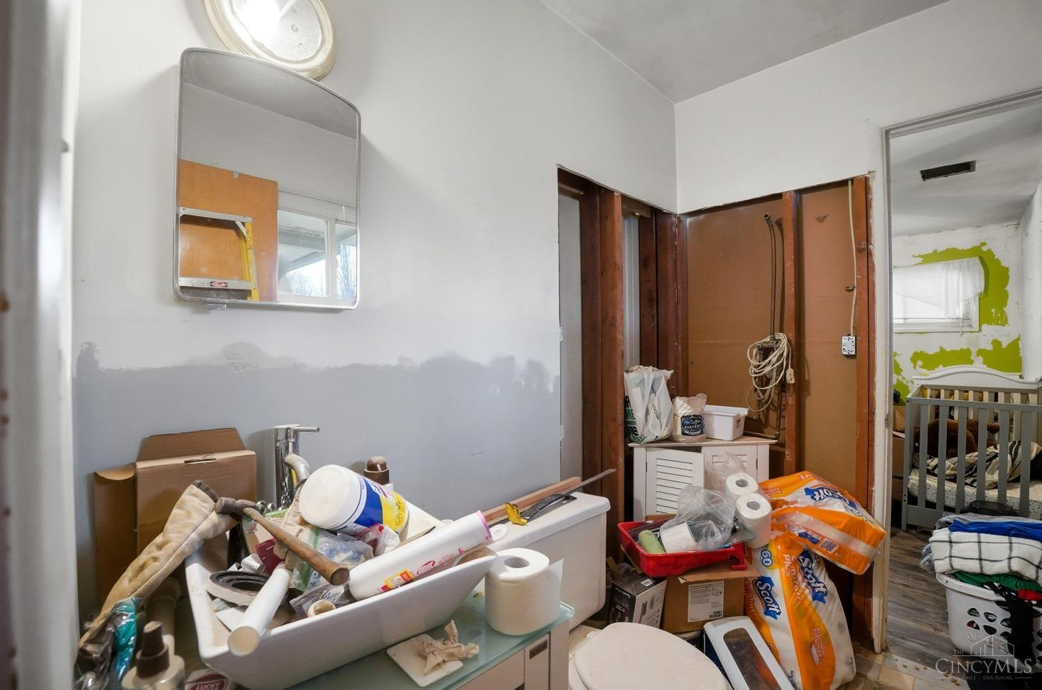 4041 Larchview Drive