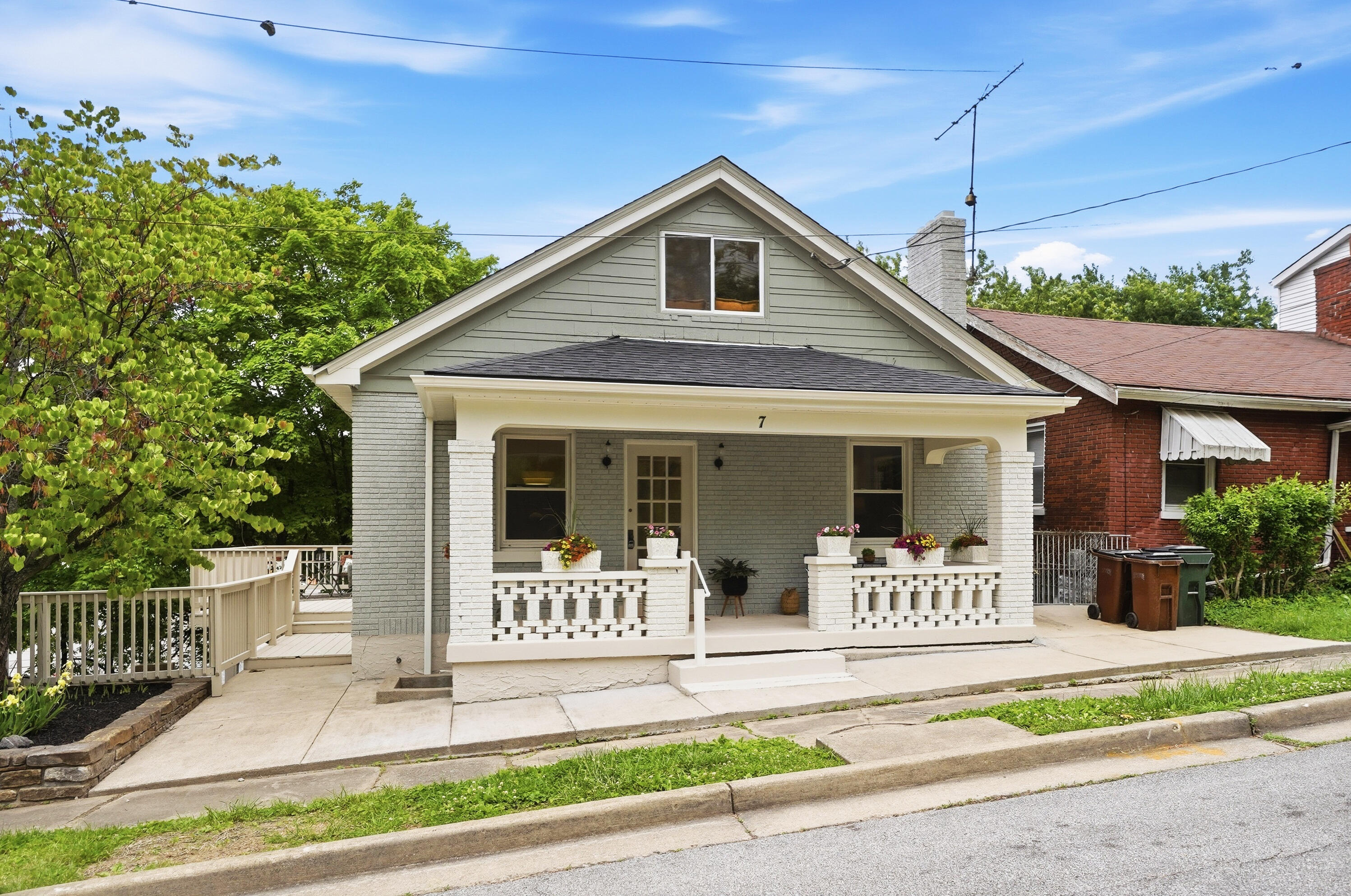7 Parkview Avenue