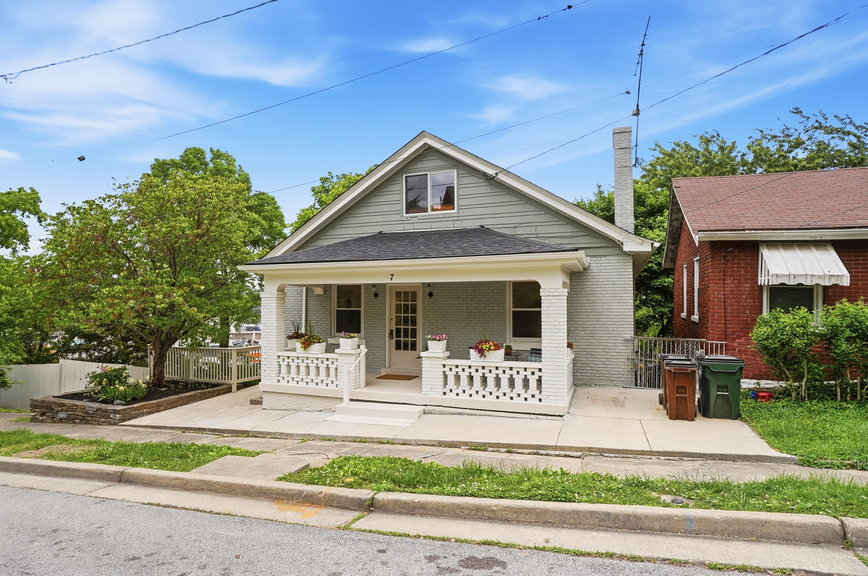7 Parkview Avenue