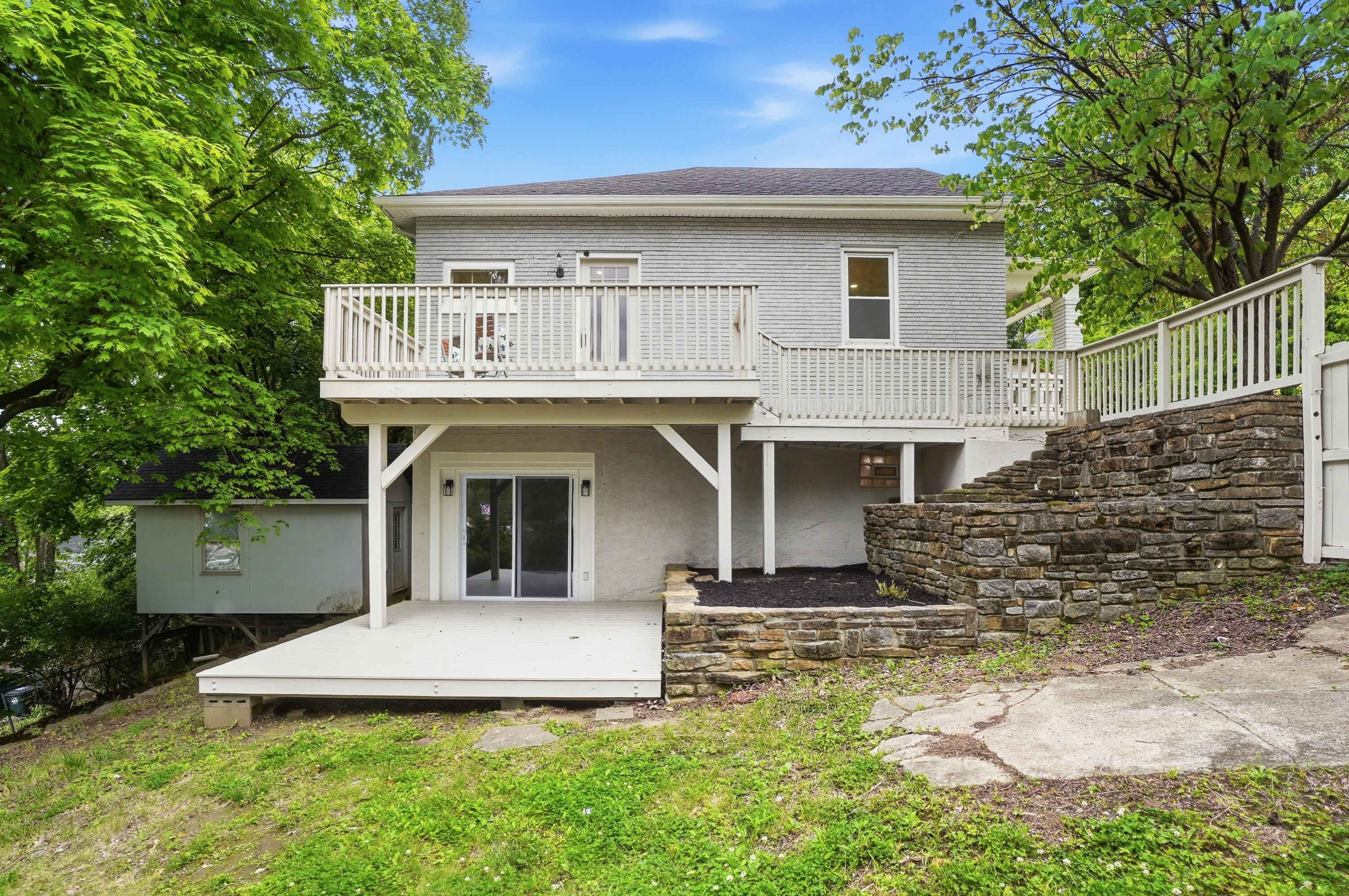 7 Parkview Avenue