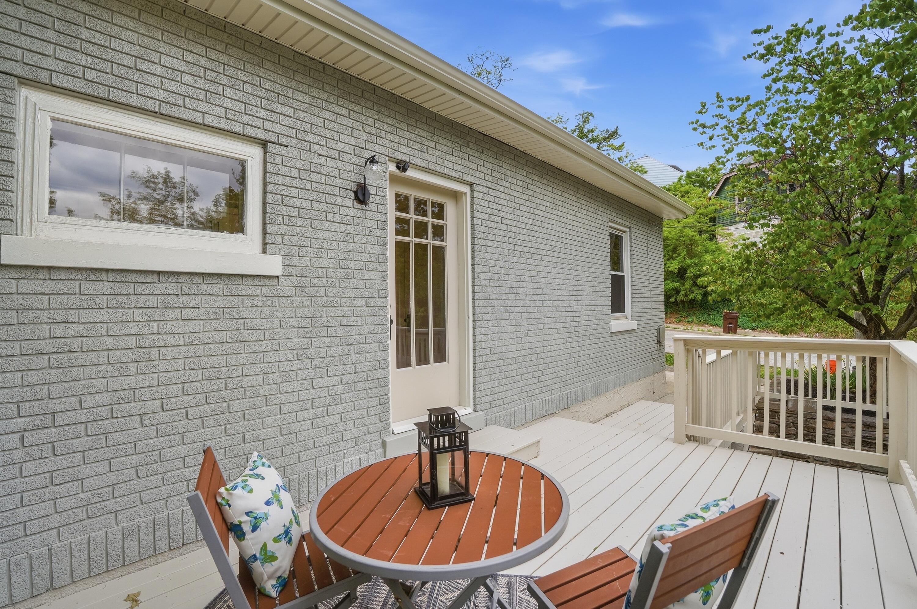 7 Parkview Avenue