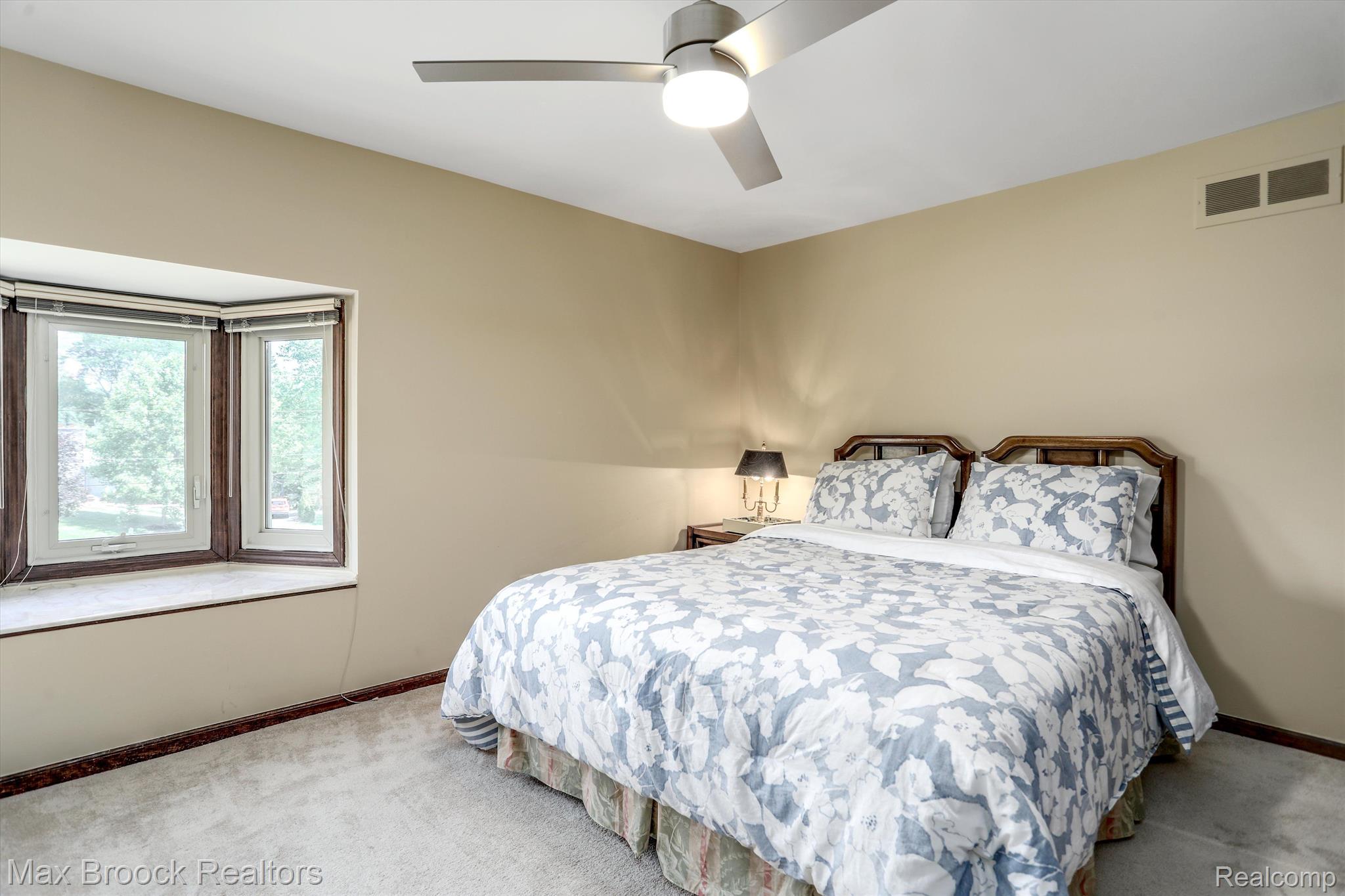 3129 PARKLAND Drive