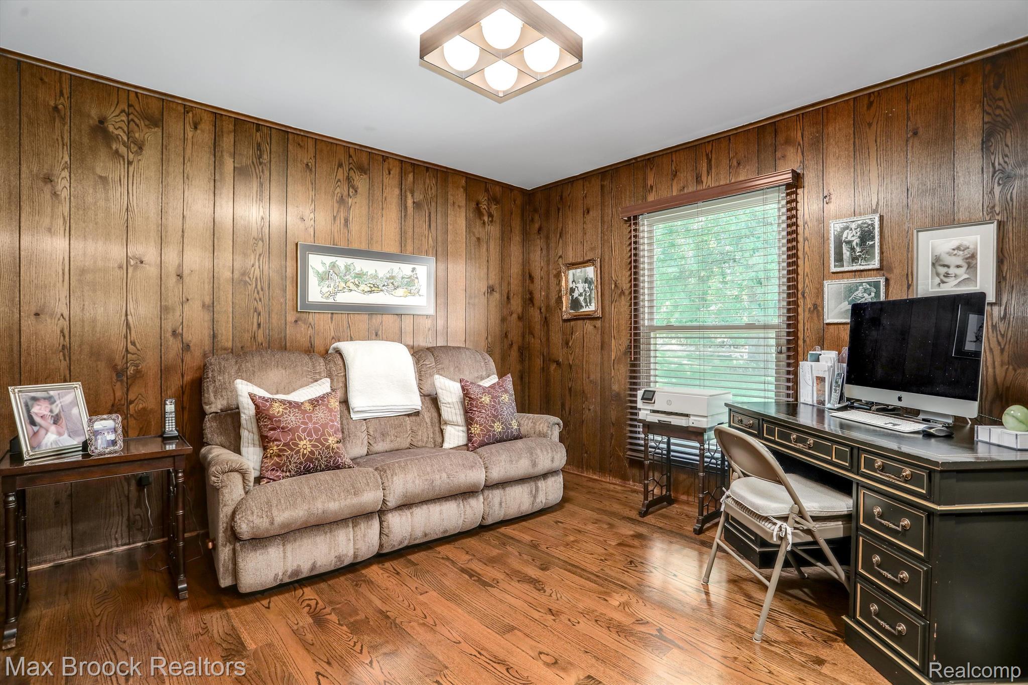 3129 PARKLAND Drive