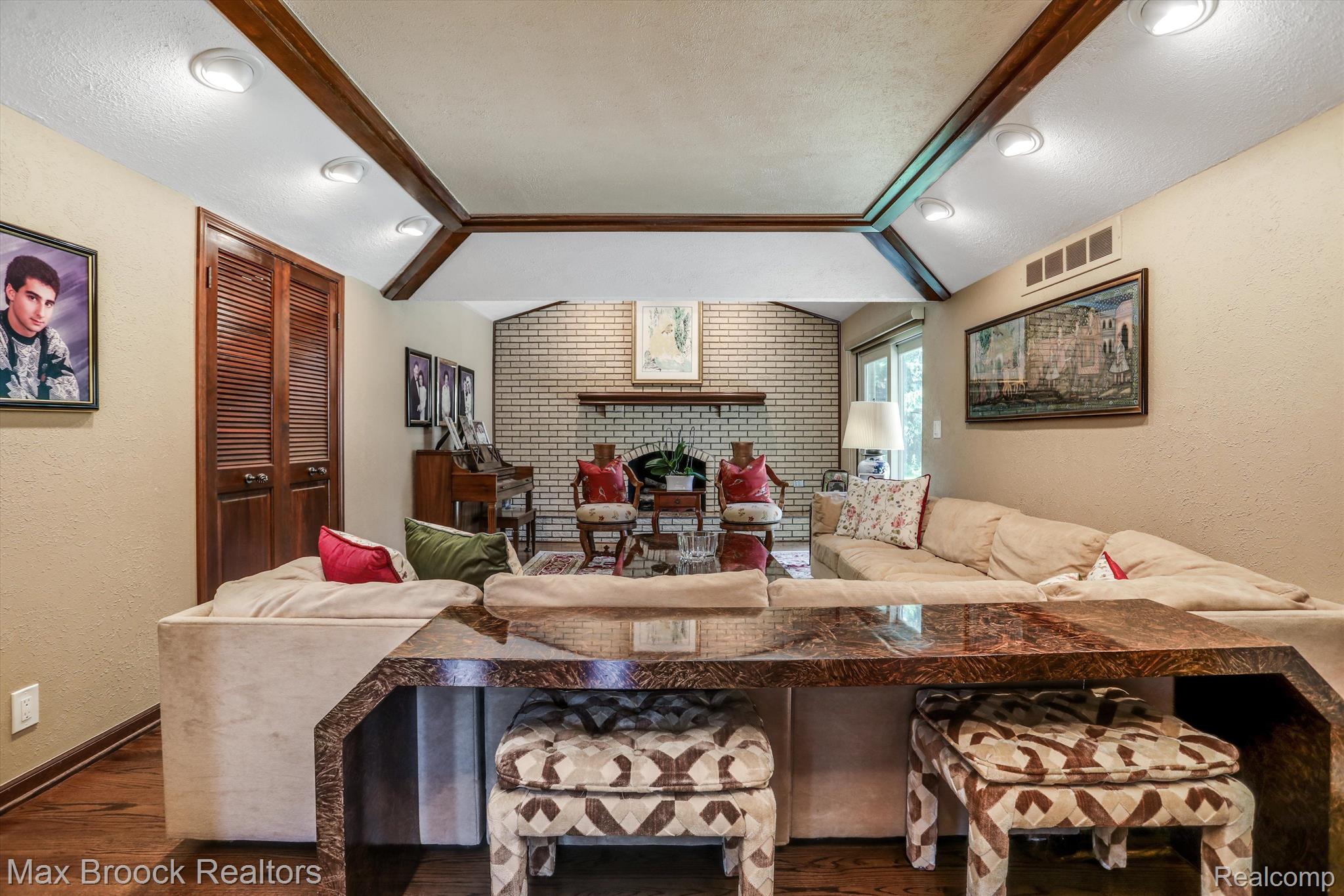 3129 PARKLAND Drive