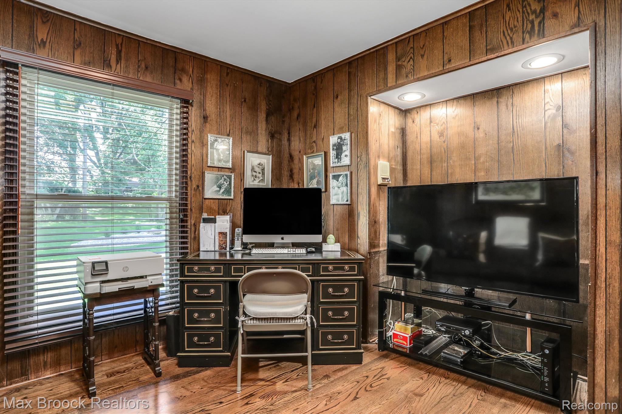 3129 PARKLAND Drive