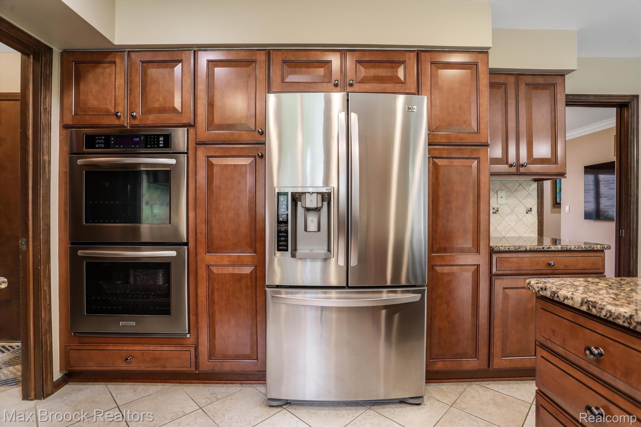 3129 PARKLAND Drive