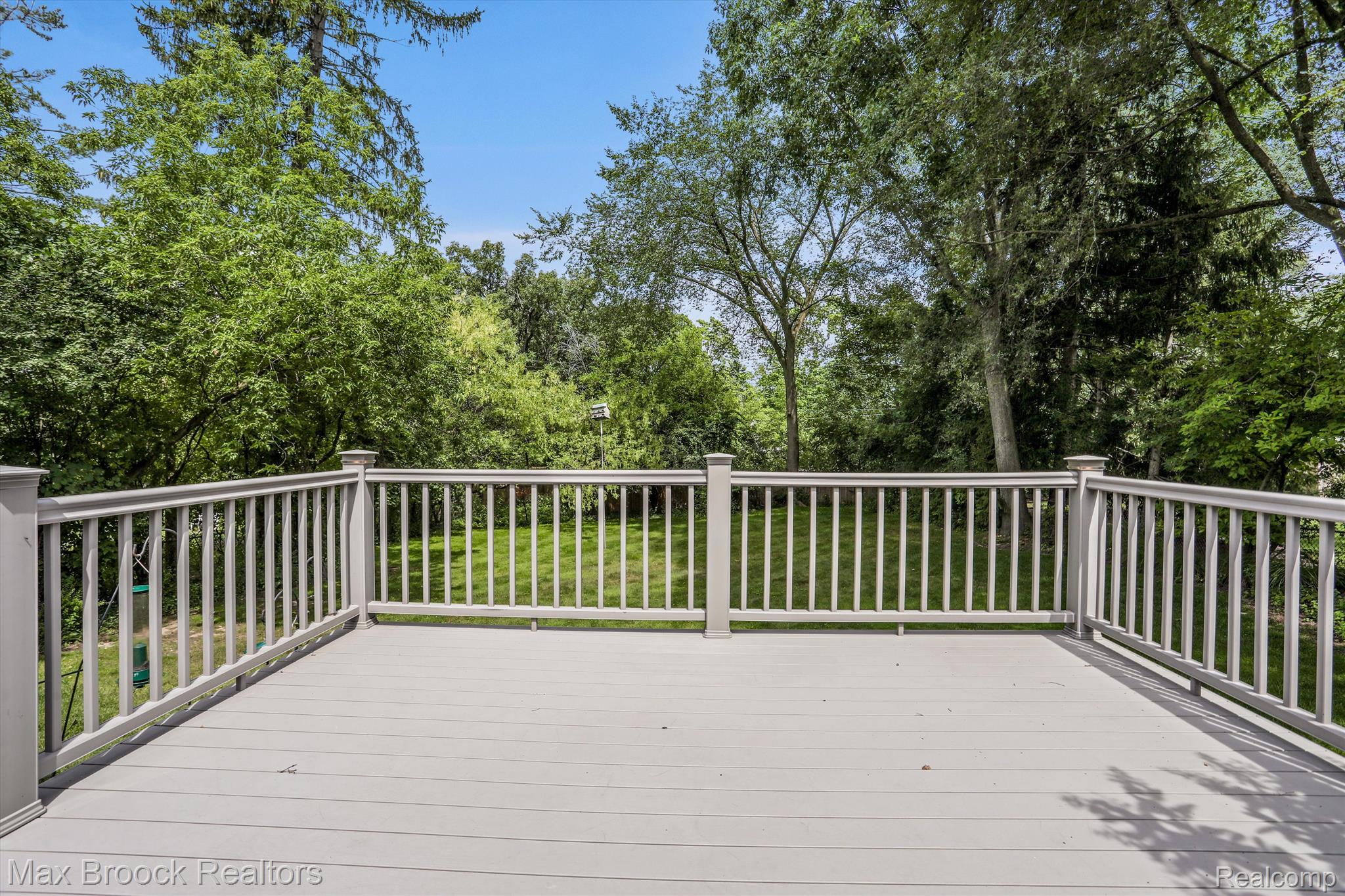 1010 W LINCOLN Street