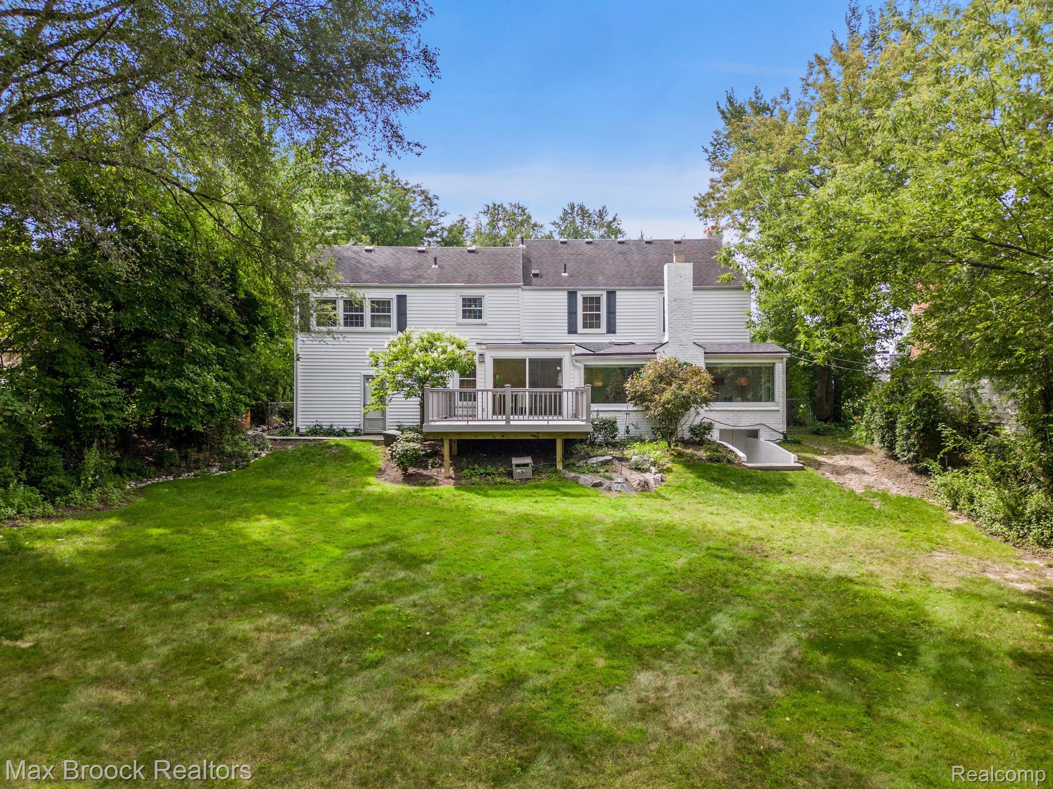 1010 W LINCOLN Street