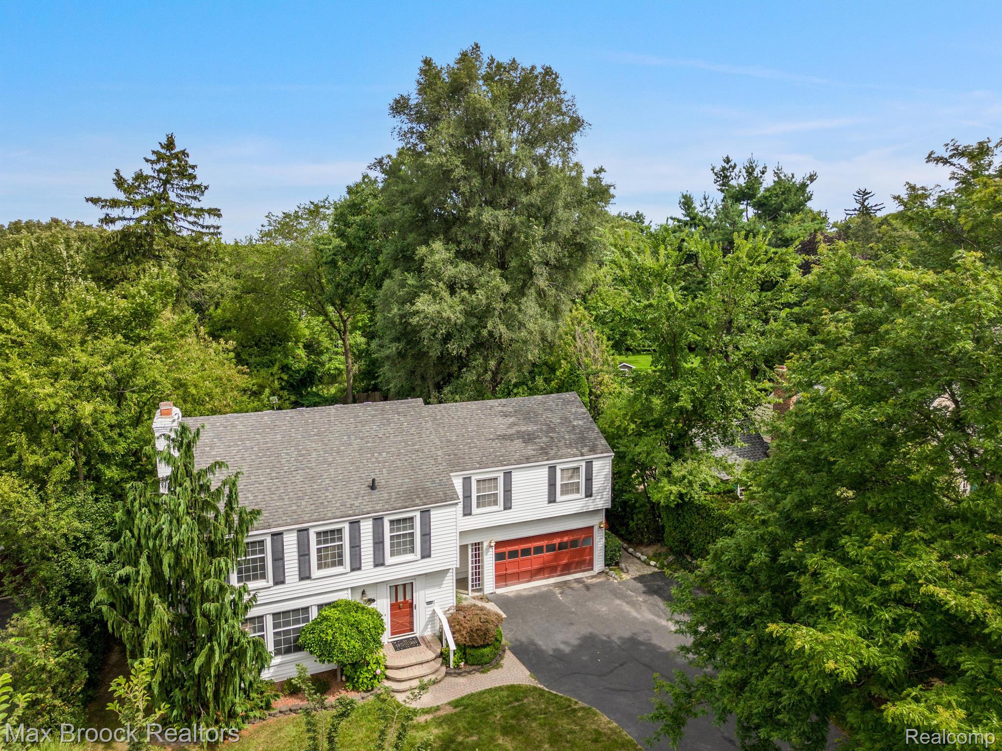 1010 W LINCOLN Street