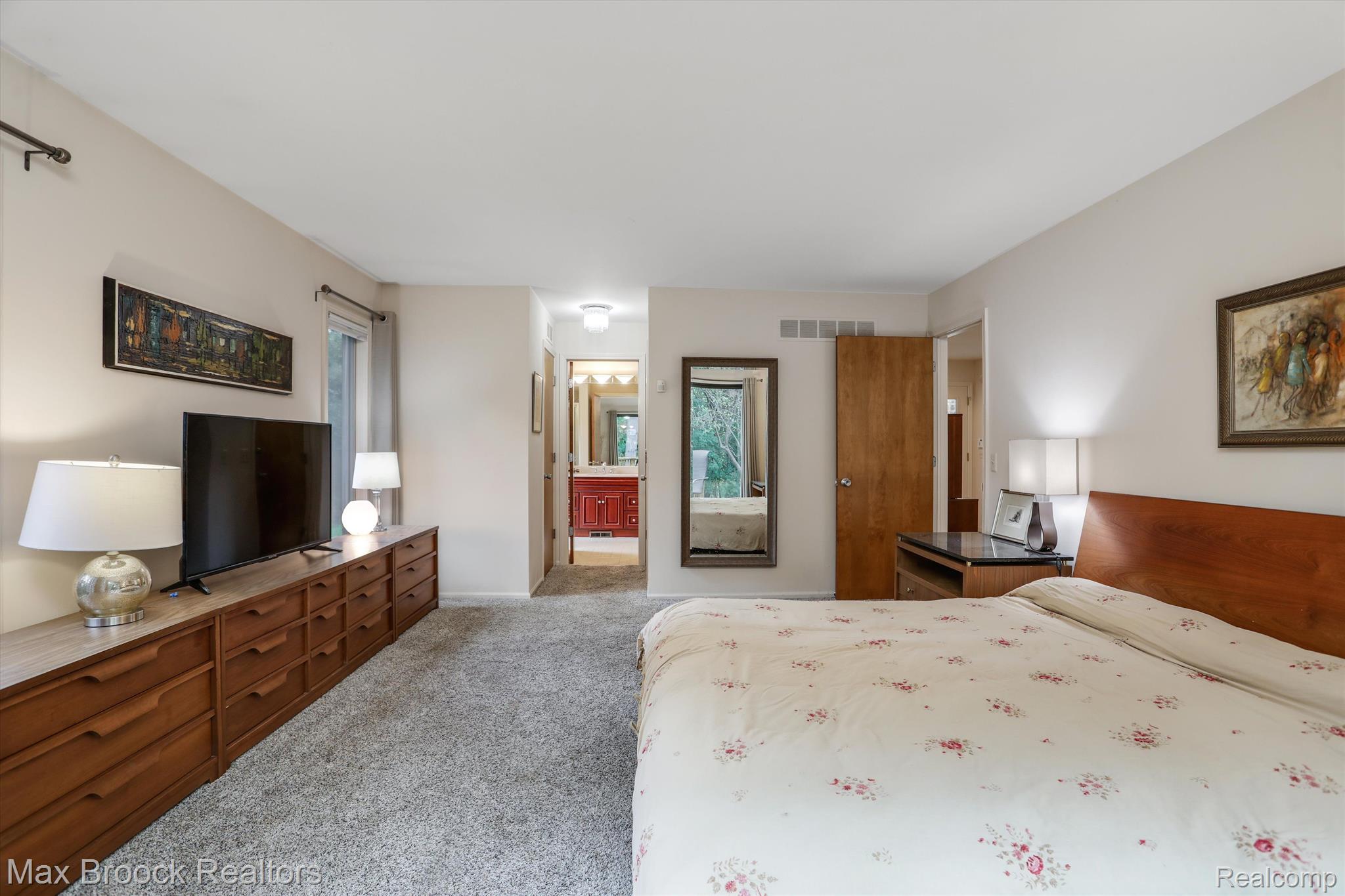 23935 GREENGLEN Court