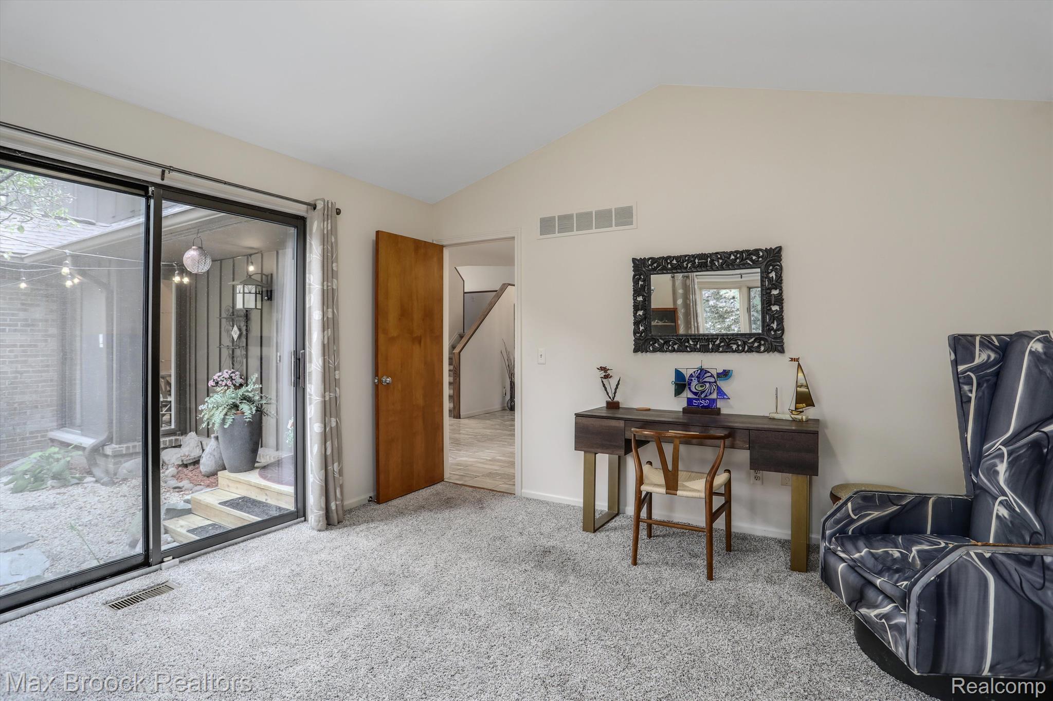 23935 GREENGLEN Court