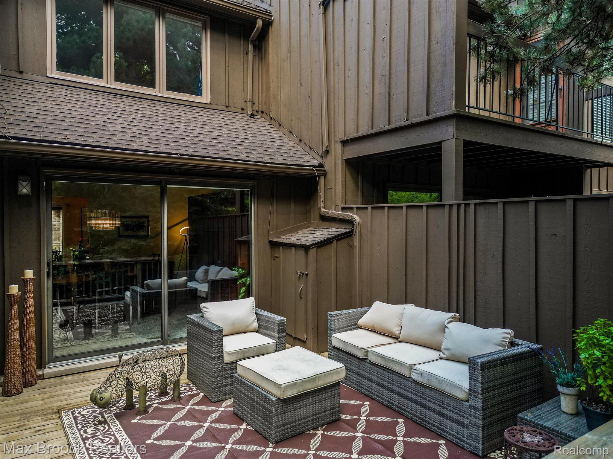 23935 GREENGLEN Court