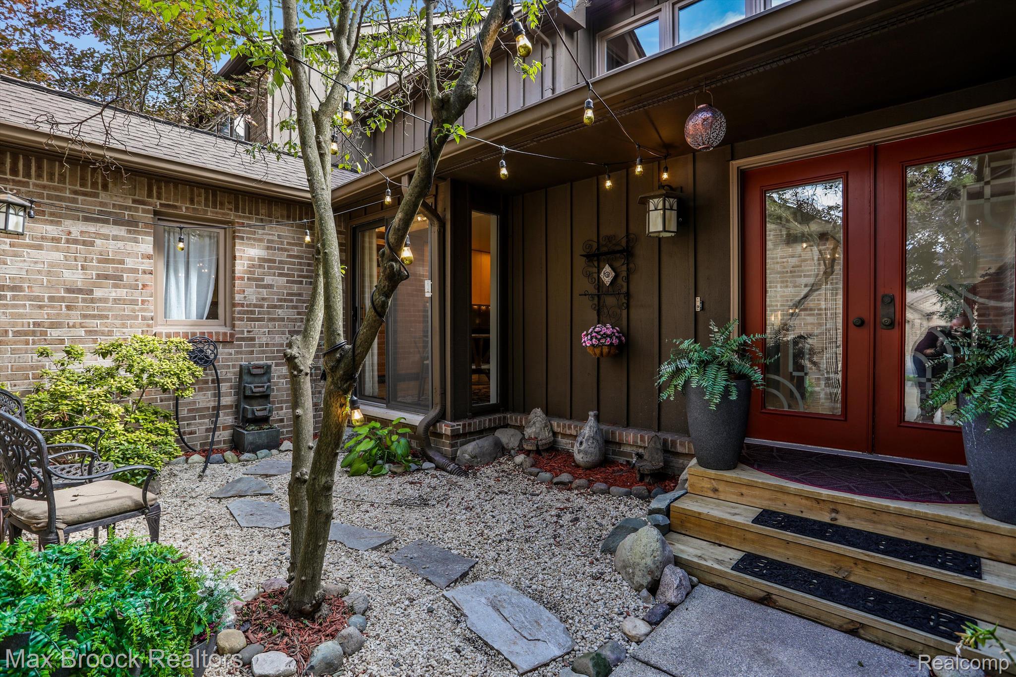 23935 GREENGLEN Court