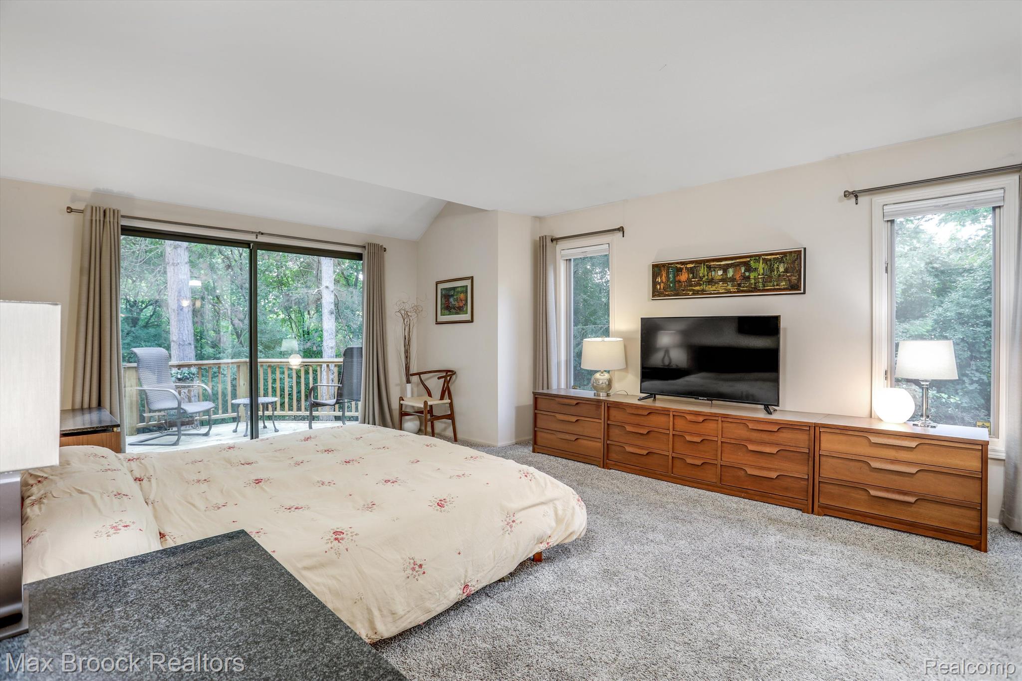 23935 GREENGLEN Court