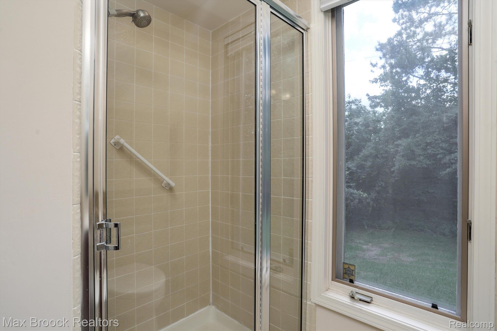 23935 GREENGLEN Court