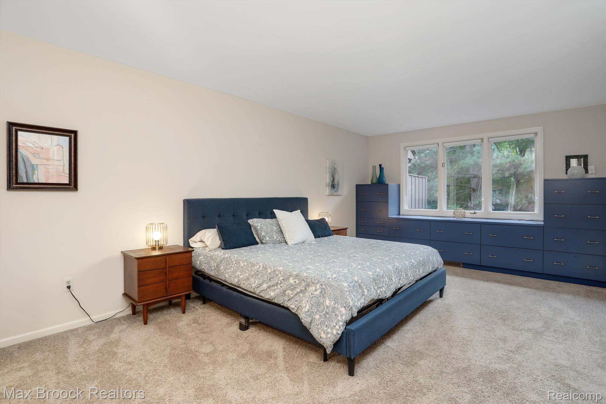 23935 GREENGLEN Court