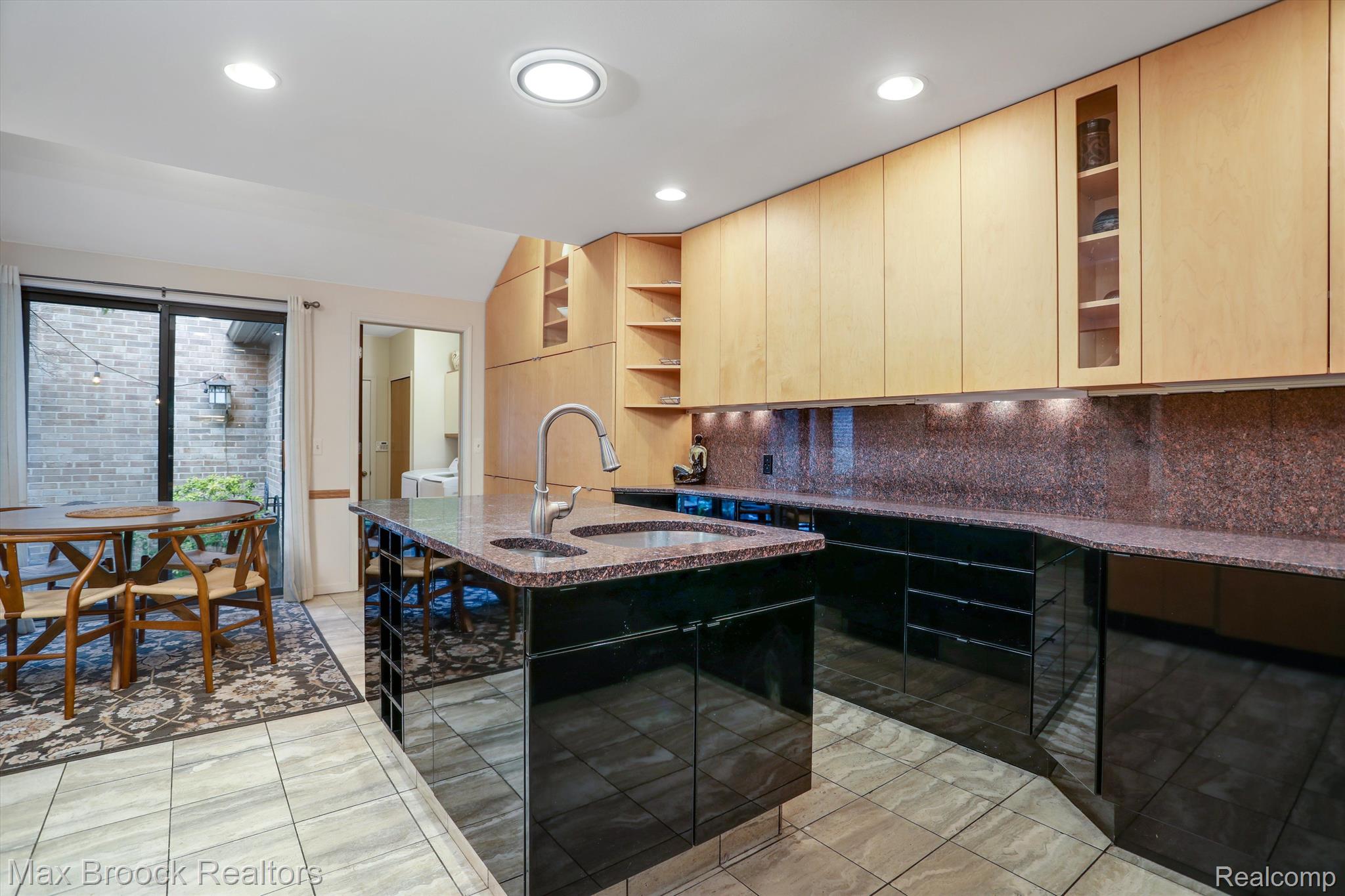 23935 GREENGLEN Court