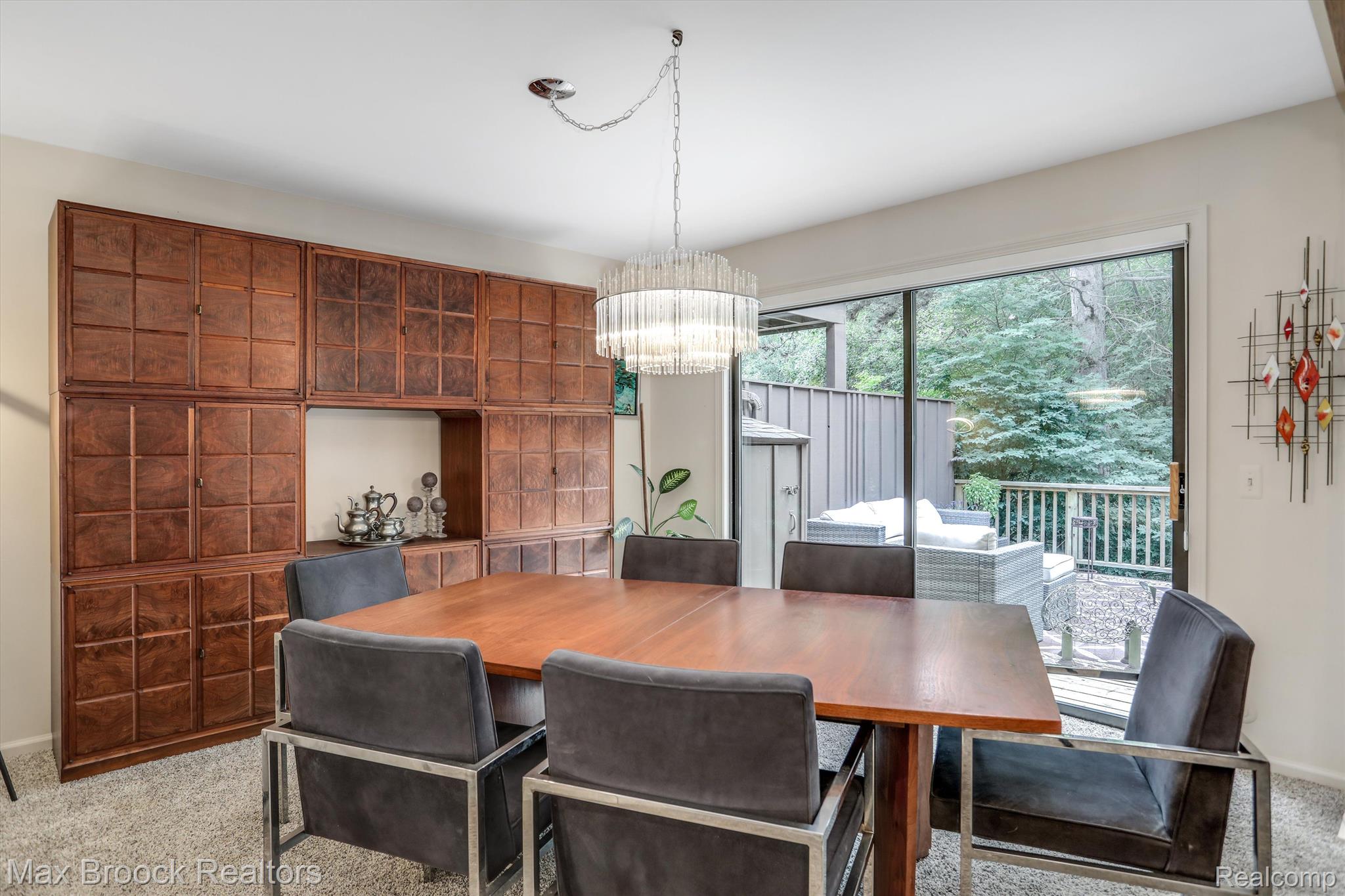 23935 GREENGLEN Court