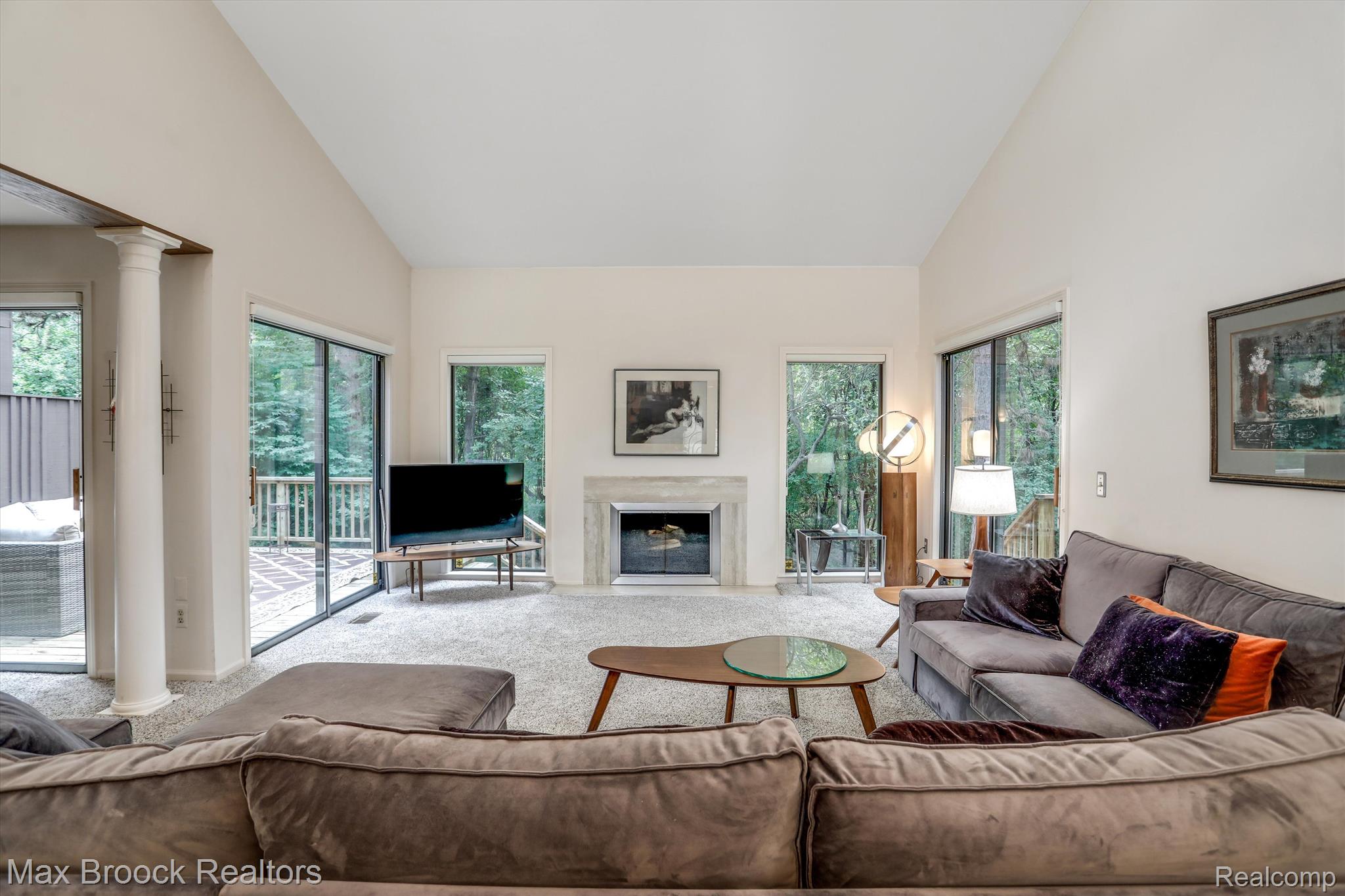 23935 GREENGLEN Court