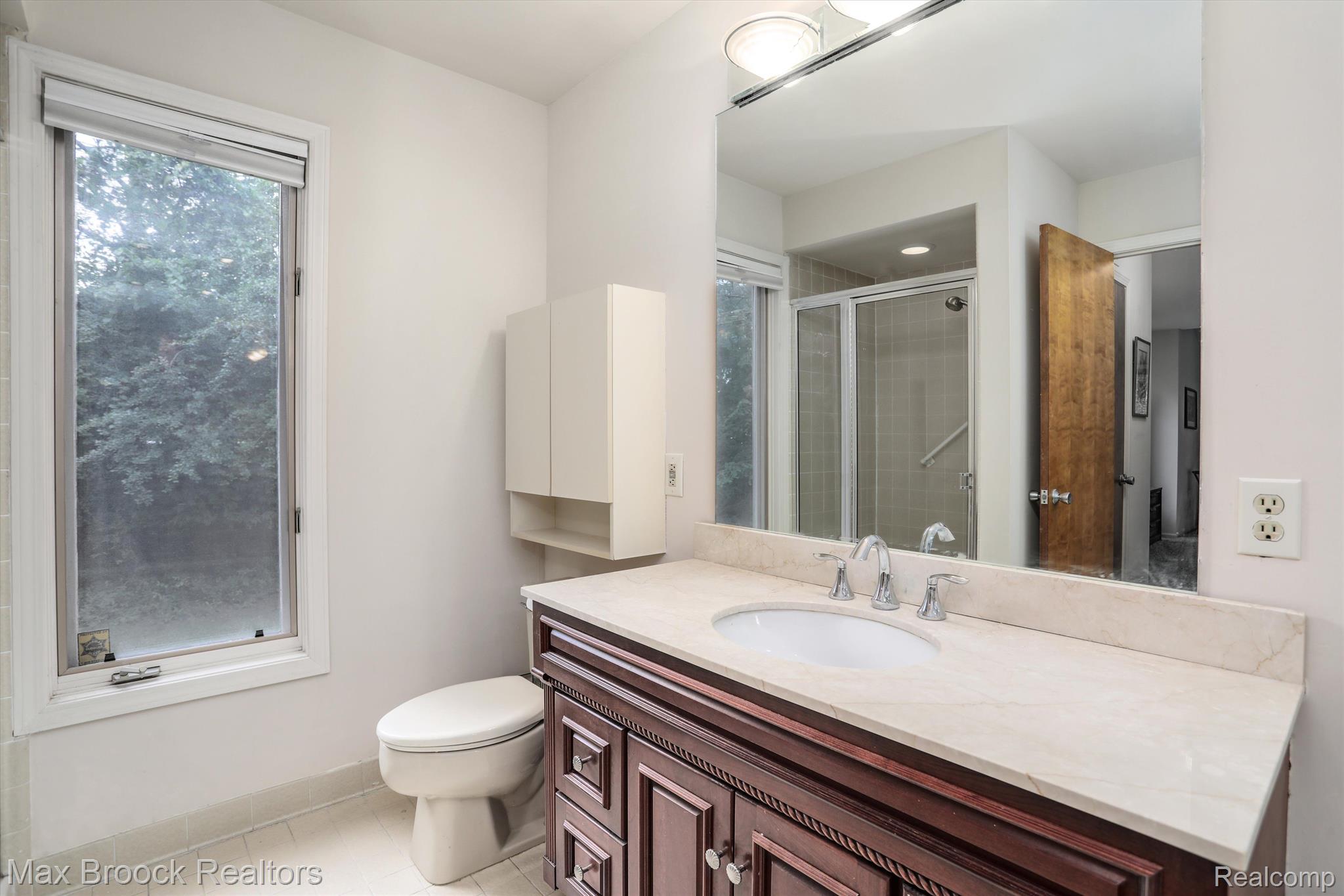 23935 GREENGLEN Court