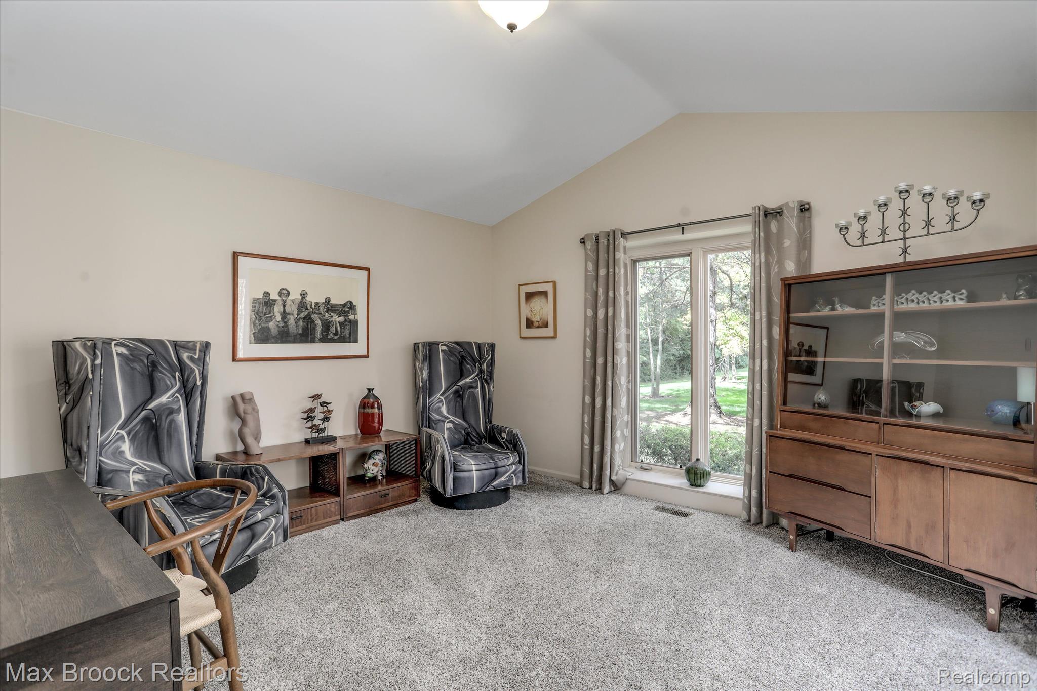 23935 GREENGLEN Court